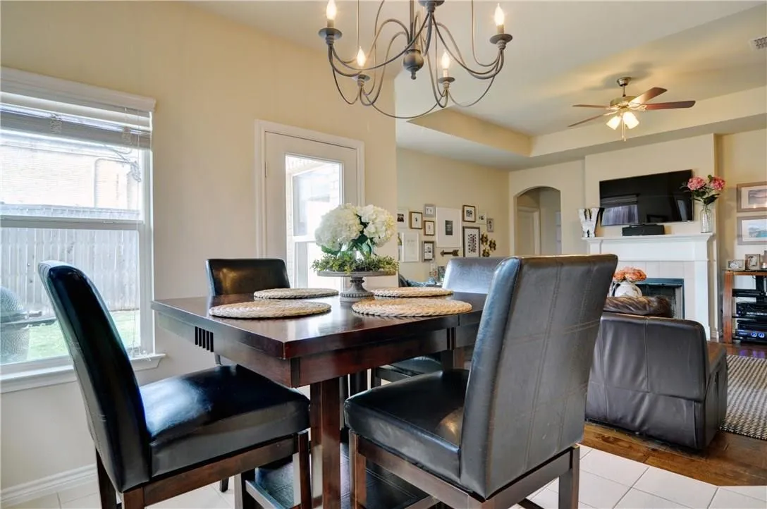 Single Family Residence For Rent in Tarrant County , 4805 Bryce Avenue, Fort Worth, Texas 76107, 3 Bedroom, 2 Bathroom, 2 Garage spaces, 1,784 Sqft, built in 2010, mls#21331886, Real Estate Agent in Fort Worth, Homes For Rent in Tarrant county, Homes For Rent in Fort Worth, Realtor in Fort Worth Texas, Real Estate Brokerage Independent Realty Texas, Luminita Cordes Realtor