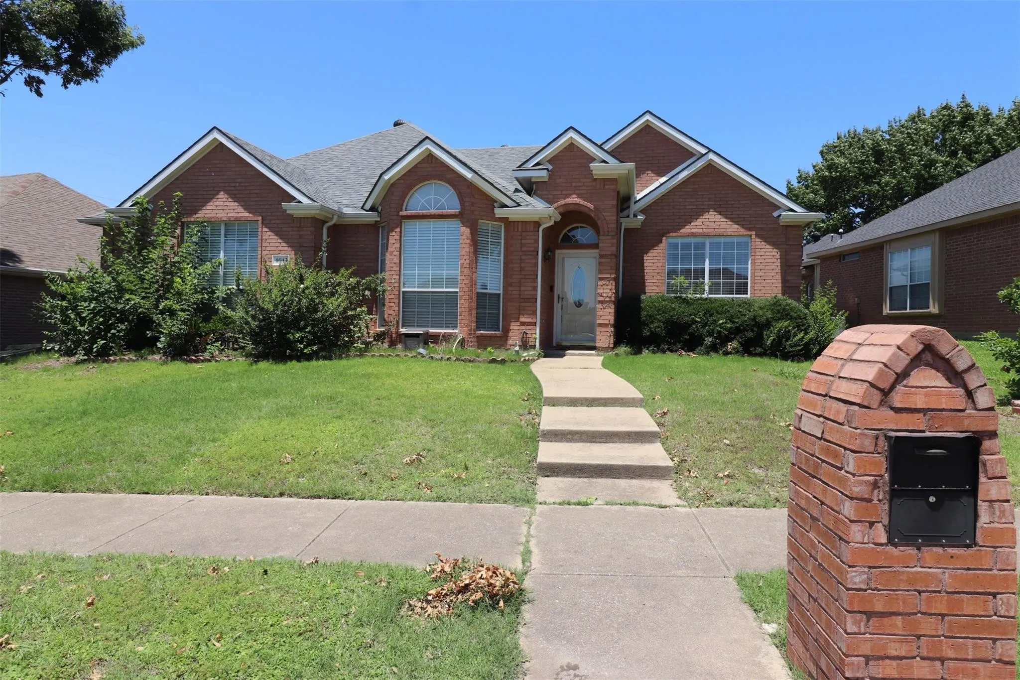 Single Family Residence For Rent in Denton County , 4041 Brazos Drive, Carrollton, Texas 75007, 4 Bedroom, 3 Bathroom, 2 Garage spaces, 2,107 Sqft, built in 1995, mls#21330543, Real Estate Agent in Carrollton, Homes For Rent in Denton county, Homes For Rent in Carrollton, Realtor in Carrollton Texas, Real Estate Brokerage Independent Realty Texas, Luminita Cordes Realtor