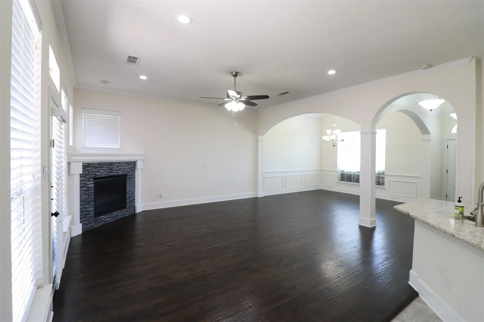 Single Family Residence For Rent in Denton County , 4041 Brazos Drive, Carrollton, Texas 75007, 4 Bedroom, 3 Bathroom, 2 Garage spaces, 2,107 Sqft, built in 1995, mls#21330543, Real Estate Agent in Carrollton, Homes For Rent in Denton county, Homes For Rent in Carrollton, Realtor in Carrollton Texas, Real Estate Brokerage Independent Realty Texas, Luminita Cordes Realtor