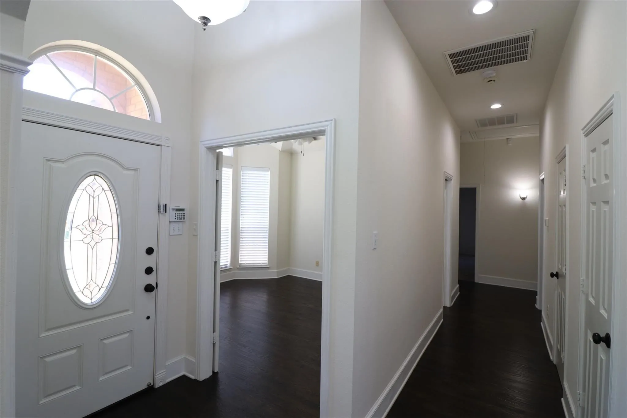 Single Family Residence For Rent in Denton County , 4041 Brazos Drive, Carrollton, Texas 75007, 4 Bedroom, 3 Bathroom, 2 Garage spaces, 2,107 Sqft, built in 1995, mls#21330543, Real Estate Agent in Carrollton, Homes For Rent in Denton county, Homes For Rent in Carrollton, Realtor in Carrollton Texas, Real Estate Brokerage Independent Realty Texas, Luminita Cordes Realtor