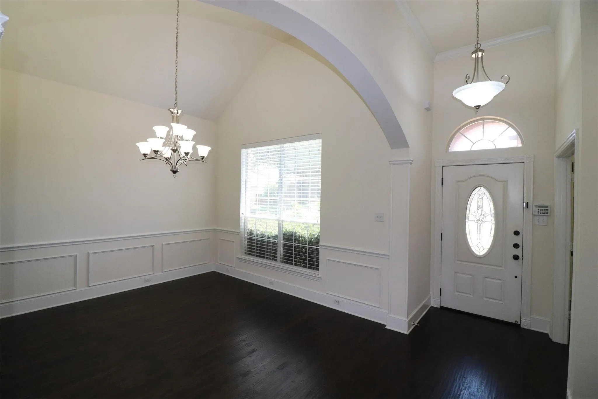 Single Family Residence For Rent in Denton County , 4041 Brazos Drive, Carrollton, Texas 75007, 4 Bedroom, 3 Bathroom, 2 Garage spaces, 2,107 Sqft, built in 1995, mls#21330543, Real Estate Agent in Carrollton, Homes For Rent in Denton county, Homes For Rent in Carrollton, Realtor in Carrollton Texas, Real Estate Brokerage Independent Realty Texas, Luminita Cordes Realtor