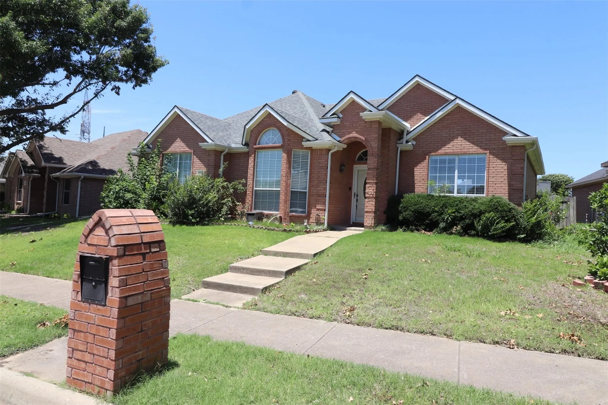 Single Family Residence For Rent in Denton County , 4041 Brazos Drive, Carrollton, Texas 75007, 4 Bedroom, 3 Bathroom, 2 Garage spaces, 2,107 Sqft, built in 1995, mls#21330543, Real Estate Agent in Carrollton, Homes For Rent in Denton county, Homes For Rent in Carrollton, Realtor in Carrollton Texas, Real Estate Brokerage Independent Realty Texas, Luminita Cordes Realtor