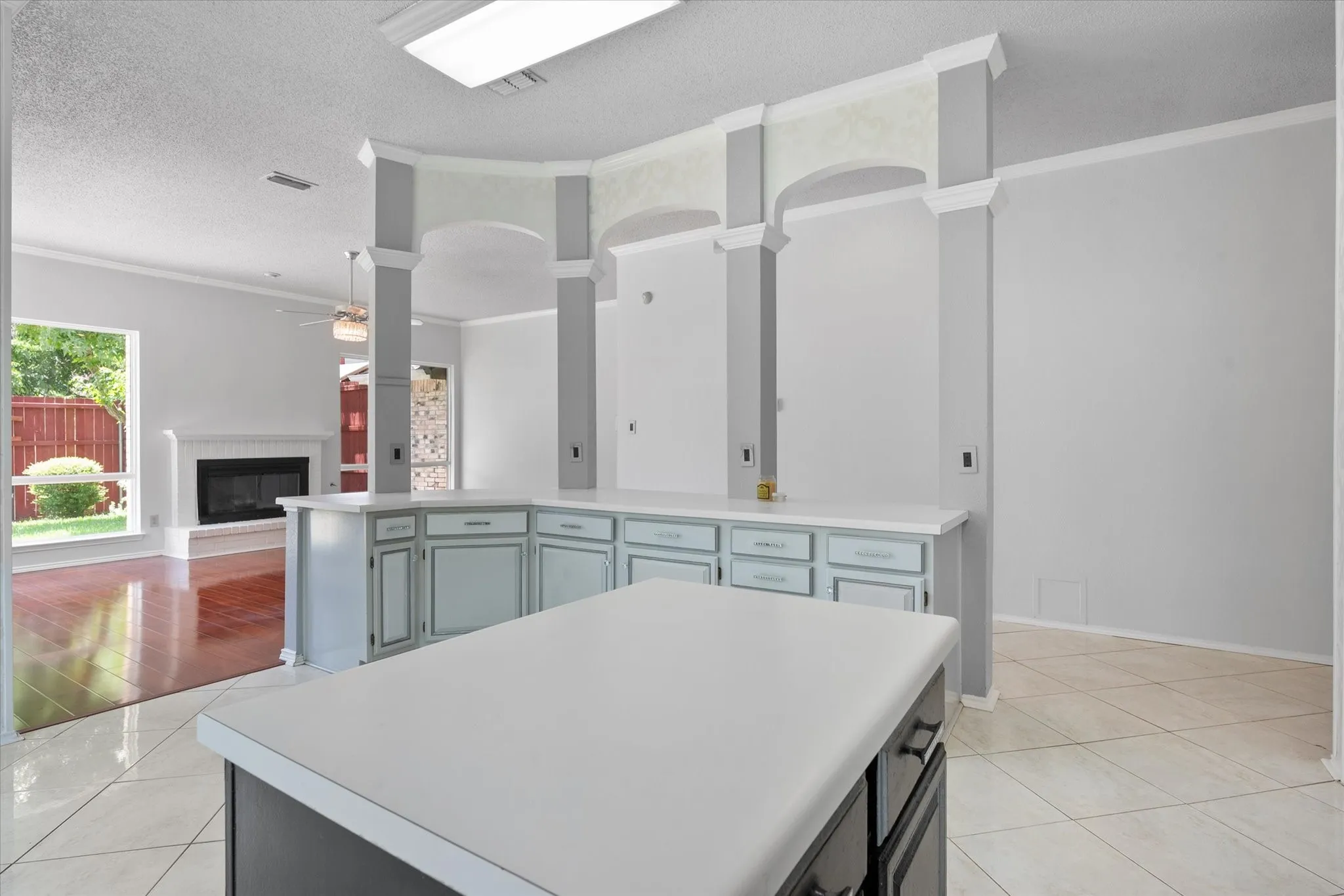 Single Family Residence For Sale in Dallas County , 1132 Devonshire Drive, De Soto, Texas 75115, 3 Bedroom, 2 Bathroom, 2 Garage spaces, 2,256 Sqft, built in 1990, mls#21330316, Real Estate Agent in De Soto, Homes For Sale in Dallas county, Homes For Sale in De Soto, Realtor in De Soto Texas, Real Estate Brokerage Independent Realty Texas, Luminita Cordes Realtor