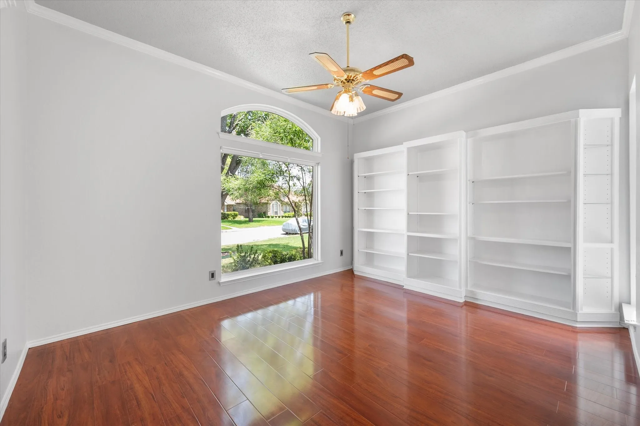 Single Family Residence For Sale in Dallas County , 1132 Devonshire Drive, De Soto, Texas 75115, 3 Bedroom, 2 Bathroom, 2 Garage spaces, 2,256 Sqft, built in 1990, mls#21330316, Real Estate Agent in De Soto, Homes For Sale in Dallas county, Homes For Sale in De Soto, Realtor in De Soto Texas, Real Estate Brokerage Independent Realty Texas, Luminita Cordes Realtor
