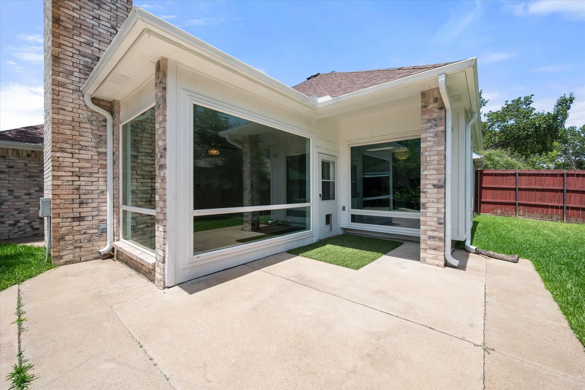 Single Family Residence For Sale in Dallas County , 1132 Devonshire Drive, De Soto, Texas 75115, 3 Bedroom, 2 Bathroom, 2 Garage spaces, 2,256 Sqft, built in 1990, mls#21330316, Real Estate Agent in De Soto, Homes For Sale in Dallas county, Homes For Sale in De Soto, Realtor in De Soto Texas, Real Estate Brokerage Independent Realty Texas, Luminita Cordes Realtor