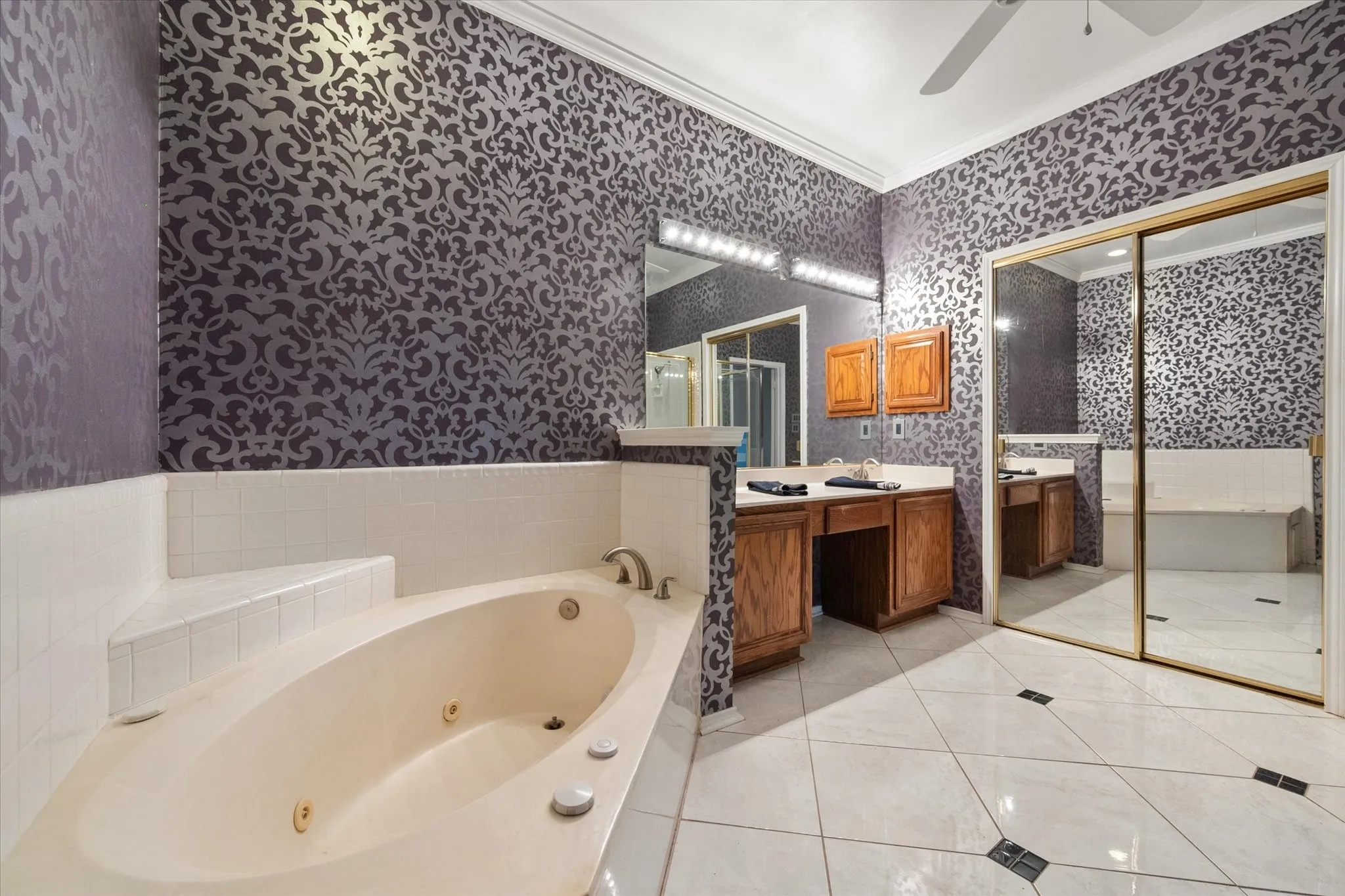 Single Family Residence For Sale in Dallas County , 1132 Devonshire Drive, De Soto, Texas 75115, 3 Bedroom, 2 Bathroom, 2 Garage spaces, 2,256 Sqft, built in 1990, mls#21330316, Real Estate Agent in De Soto, Homes For Sale in Dallas county, Homes For Sale in De Soto, Realtor in De Soto Texas, Real Estate Brokerage Independent Realty Texas, Luminita Cordes Realtor