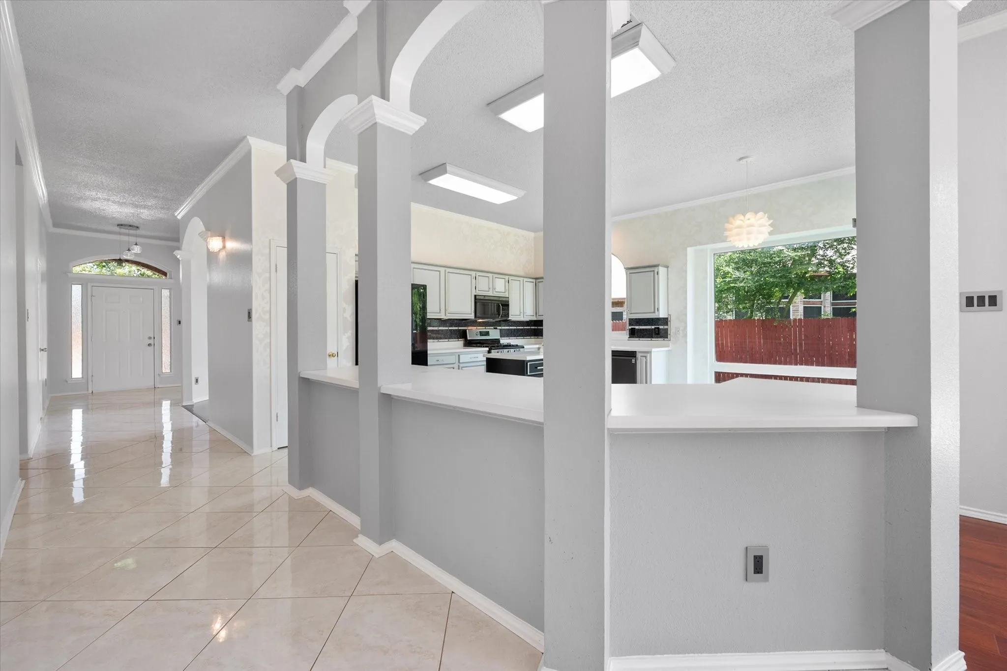 Single Family Residence For Sale in Dallas County , 1132 Devonshire Drive, De Soto, Texas 75115, 3 Bedroom, 2 Bathroom, 2 Garage spaces, 2,256 Sqft, built in 1990, mls#21330316, Real Estate Agent in De Soto, Homes For Sale in Dallas county, Homes For Sale in De Soto, Realtor in De Soto Texas, Real Estate Brokerage Independent Realty Texas, Luminita Cordes Realtor
