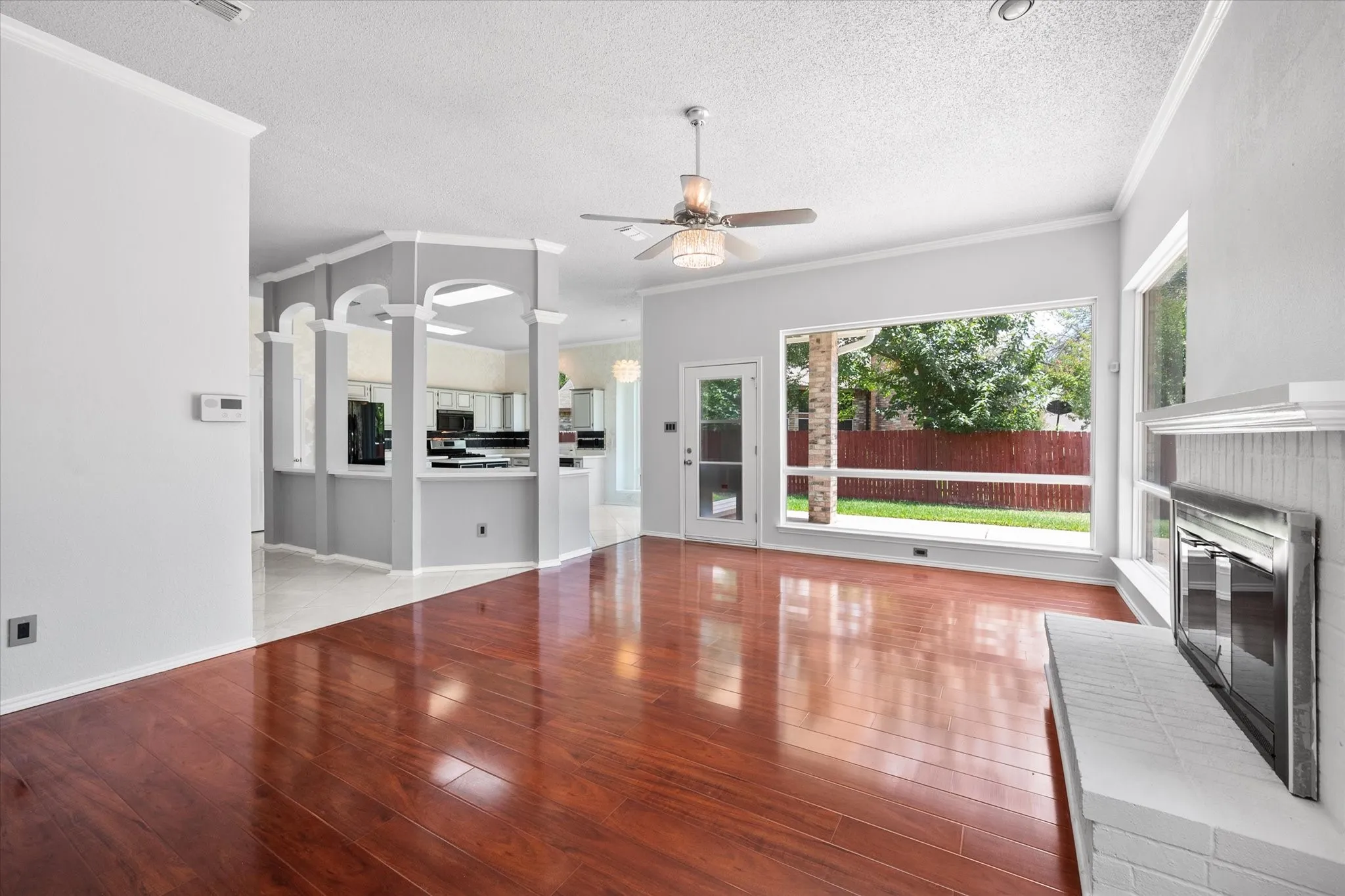 Single Family Residence For Sale in Dallas County , 1132 Devonshire Drive, De Soto, Texas 75115, 3 Bedroom, 2 Bathroom, 2 Garage spaces, 2,256 Sqft, built in 1990, mls#21330316, Real Estate Agent in De Soto, Homes For Sale in Dallas county, Homes For Sale in De Soto, Realtor in De Soto Texas, Real Estate Brokerage Independent Realty Texas, Luminita Cordes Realtor