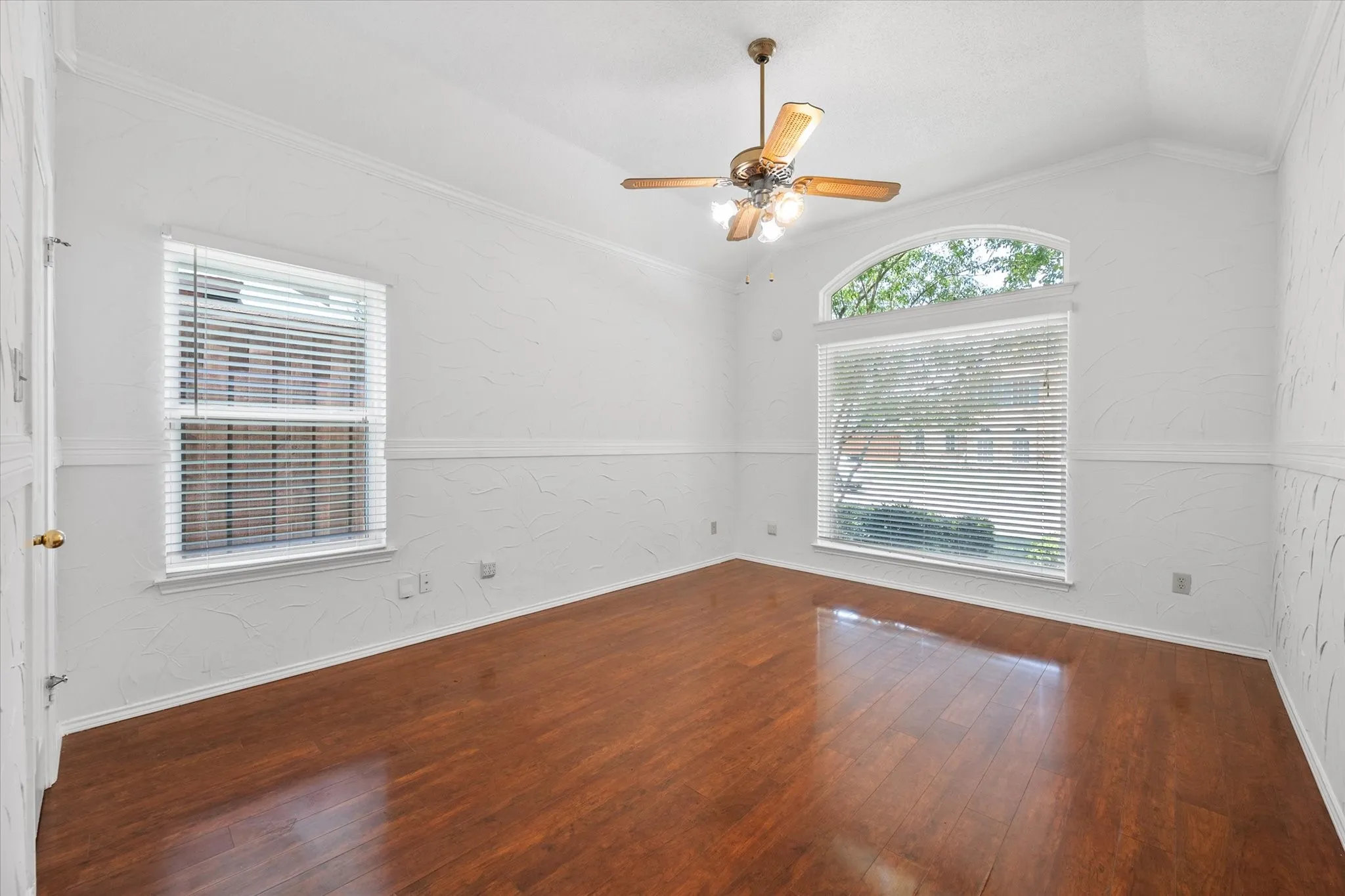 Single Family Residence For Sale in Dallas County , 1132 Devonshire Drive, De Soto, Texas 75115, 3 Bedroom, 2 Bathroom, 2 Garage spaces, 2,256 Sqft, built in 1990, mls#21330316, Real Estate Agent in De Soto, Homes For Sale in Dallas county, Homes For Sale in De Soto, Realtor in De Soto Texas, Real Estate Brokerage Independent Realty Texas, Luminita Cordes Realtor