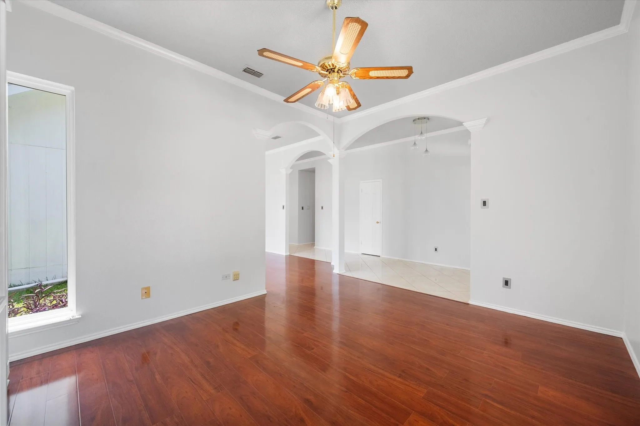 Single Family Residence For Sale in Dallas County , 1132 Devonshire Drive, De Soto, Texas 75115, 3 Bedroom, 2 Bathroom, 2 Garage spaces, 2,256 Sqft, built in 1990, mls#21330316, Real Estate Agent in De Soto, Homes For Sale in Dallas county, Homes For Sale in De Soto, Realtor in De Soto Texas, Real Estate Brokerage Independent Realty Texas, Luminita Cordes Realtor