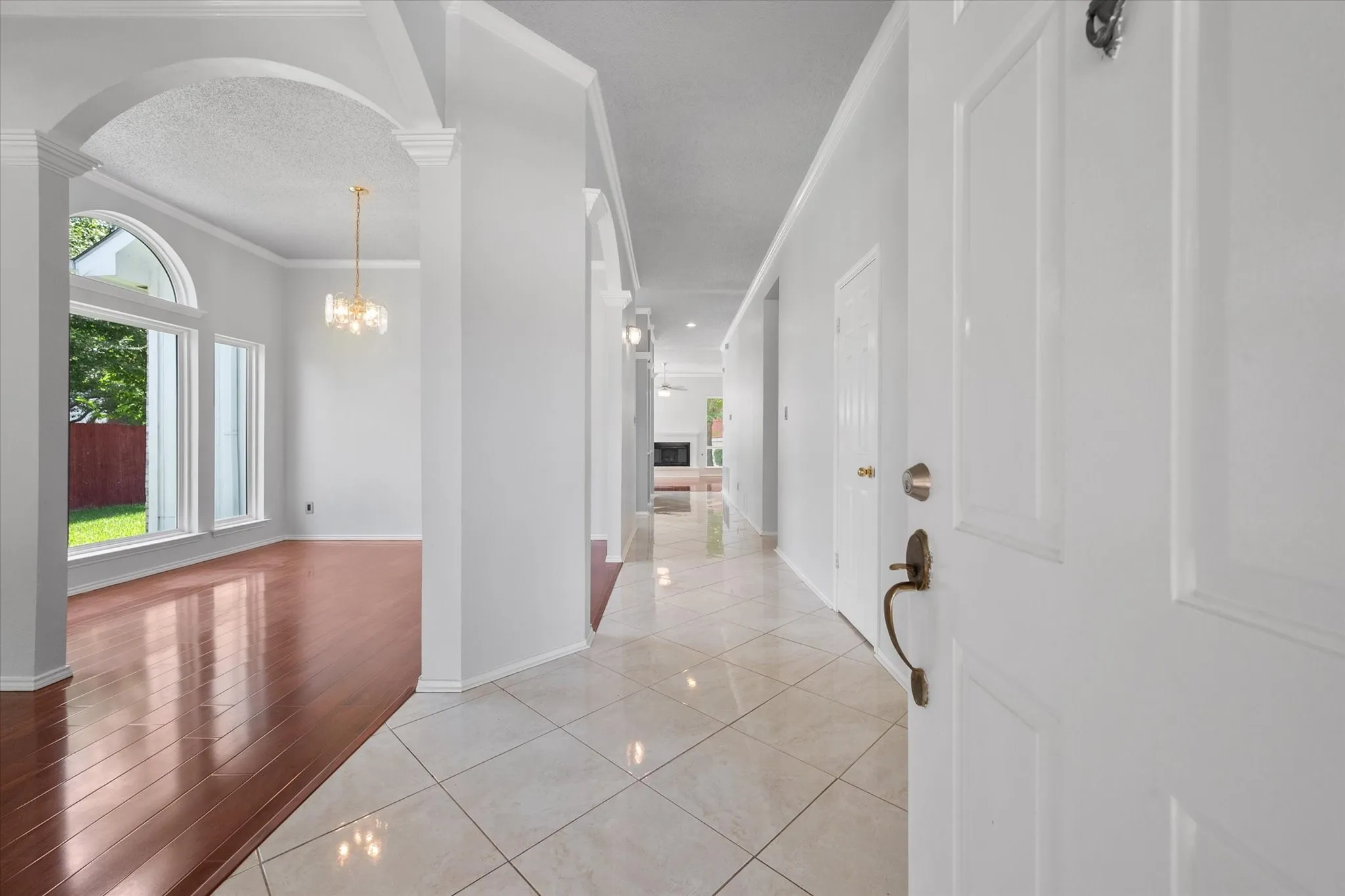 Single Family Residence For Sale in Dallas County , 1132 Devonshire Drive, De Soto, Texas 75115, 3 Bedroom, 2 Bathroom, 2 Garage spaces, 2,256 Sqft, built in 1990, mls#21330316, Real Estate Agent in De Soto, Homes For Sale in Dallas county, Homes For Sale in De Soto, Realtor in De Soto Texas, Real Estate Brokerage Independent Realty Texas, Luminita Cordes Realtor