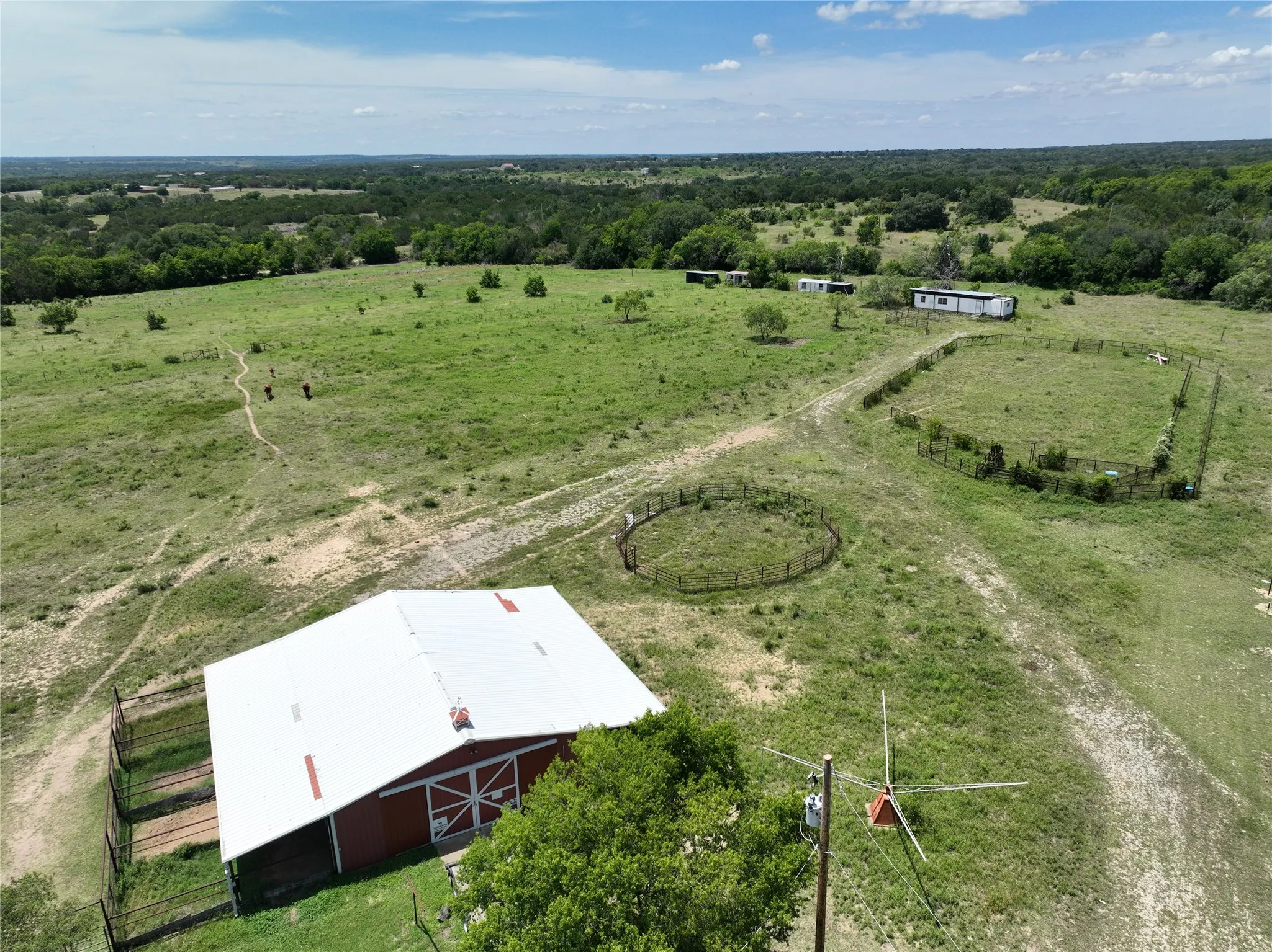 Single Family Residence For Sale in Hamilton County , 377c County Road 3244, Hico, Texas 76457, 3 Bedrooms, 2 Bathrooms, 2 Garage spaces, 2,539 Sqft, built in 1983, Price $699,000, mls#21331901, Real Estate Agent in Hico, Homes For Sale in Hamilton county, Homes For Sale in Hico, Realtor in Hico Texas, Real Estate Brokerage Independent Realty Texas, Luminita Cordes Realtor