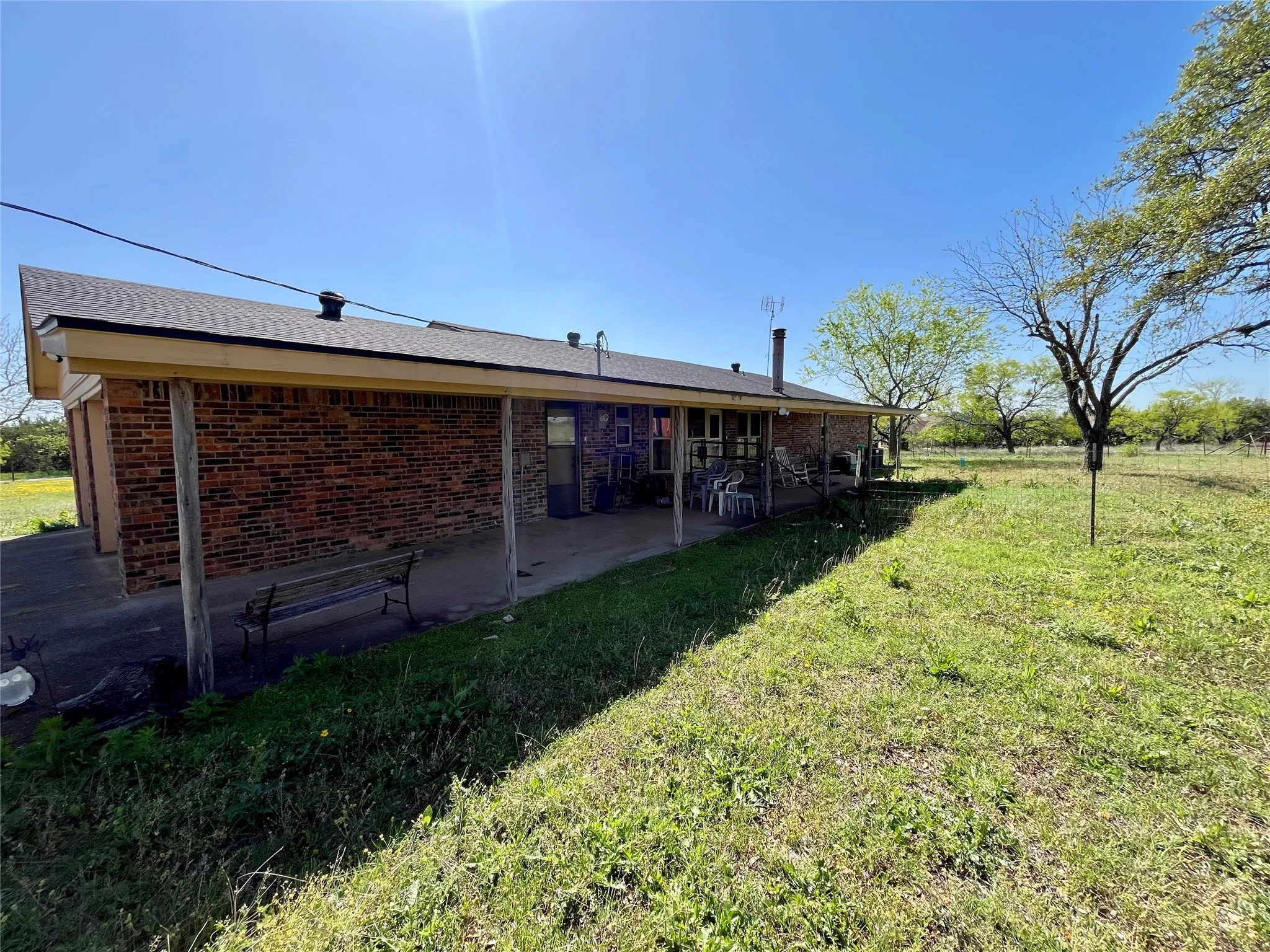 Single Family Residence For Sale in Hamilton County , 377c County Road 3244, Hico, Texas 76457, 3 Bedrooms, 2 Bathrooms, 2 Garage spaces, 2,539 Sqft, built in 1983, Price $699,000, mls#21331901, Real Estate Agent in Hico, Homes For Sale in Hamilton county, Homes For Sale in Hico, Realtor in Hico Texas, Real Estate Brokerage Independent Realty Texas, Luminita Cordes Realtor
