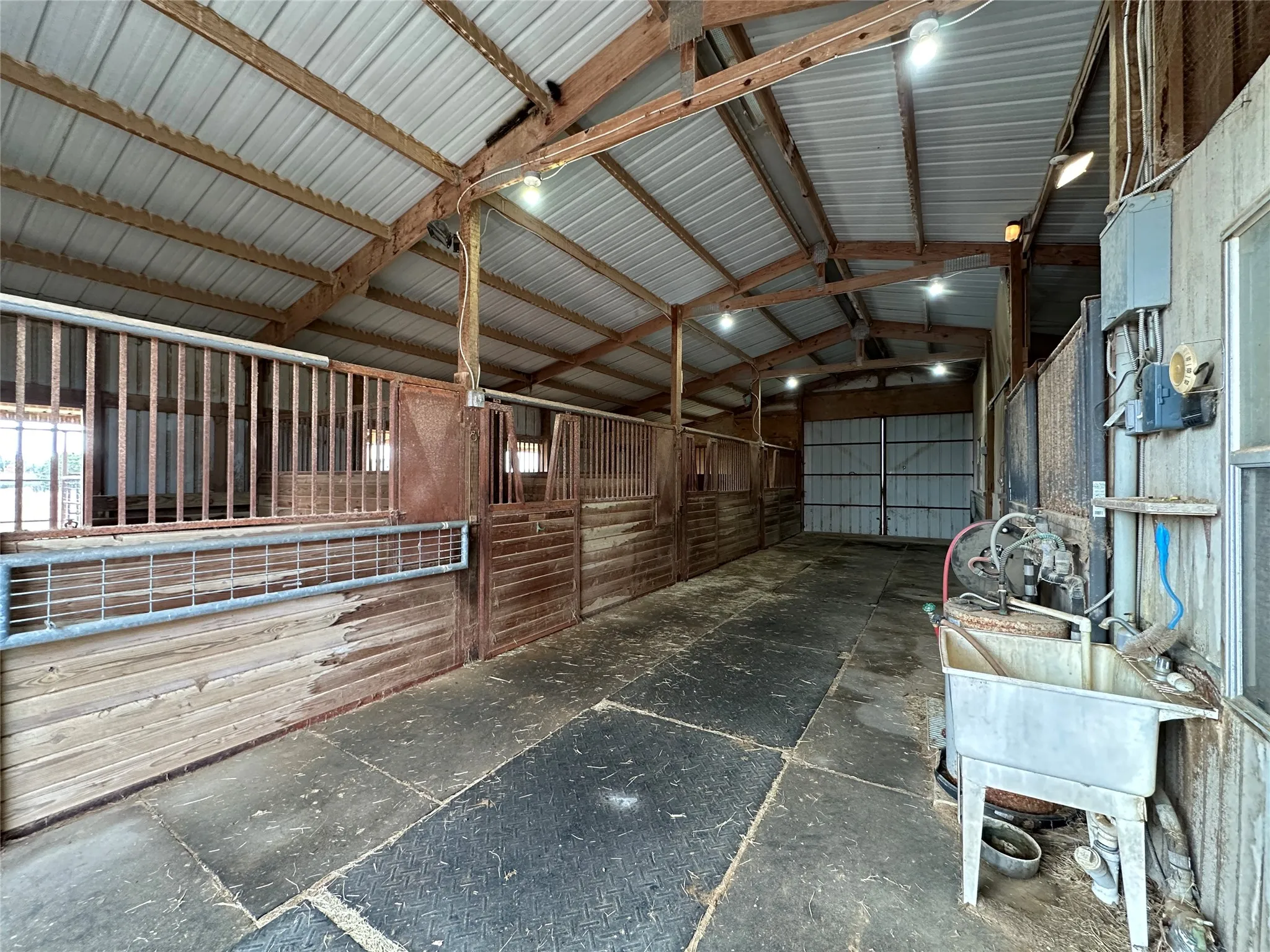Single Family Residence For Sale in Hamilton County , 377c County Road 3244, Hico, Texas 76457, 3 Bedrooms, 2 Bathrooms, 2 Garage spaces, 2,539 Sqft, built in 1983, Price $699,000, mls#21331901, Real Estate Agent in Hico, Homes For Sale in Hamilton county, Homes For Sale in Hico, Realtor in Hico Texas, Real Estate Brokerage Independent Realty Texas, Luminita Cordes Realtor