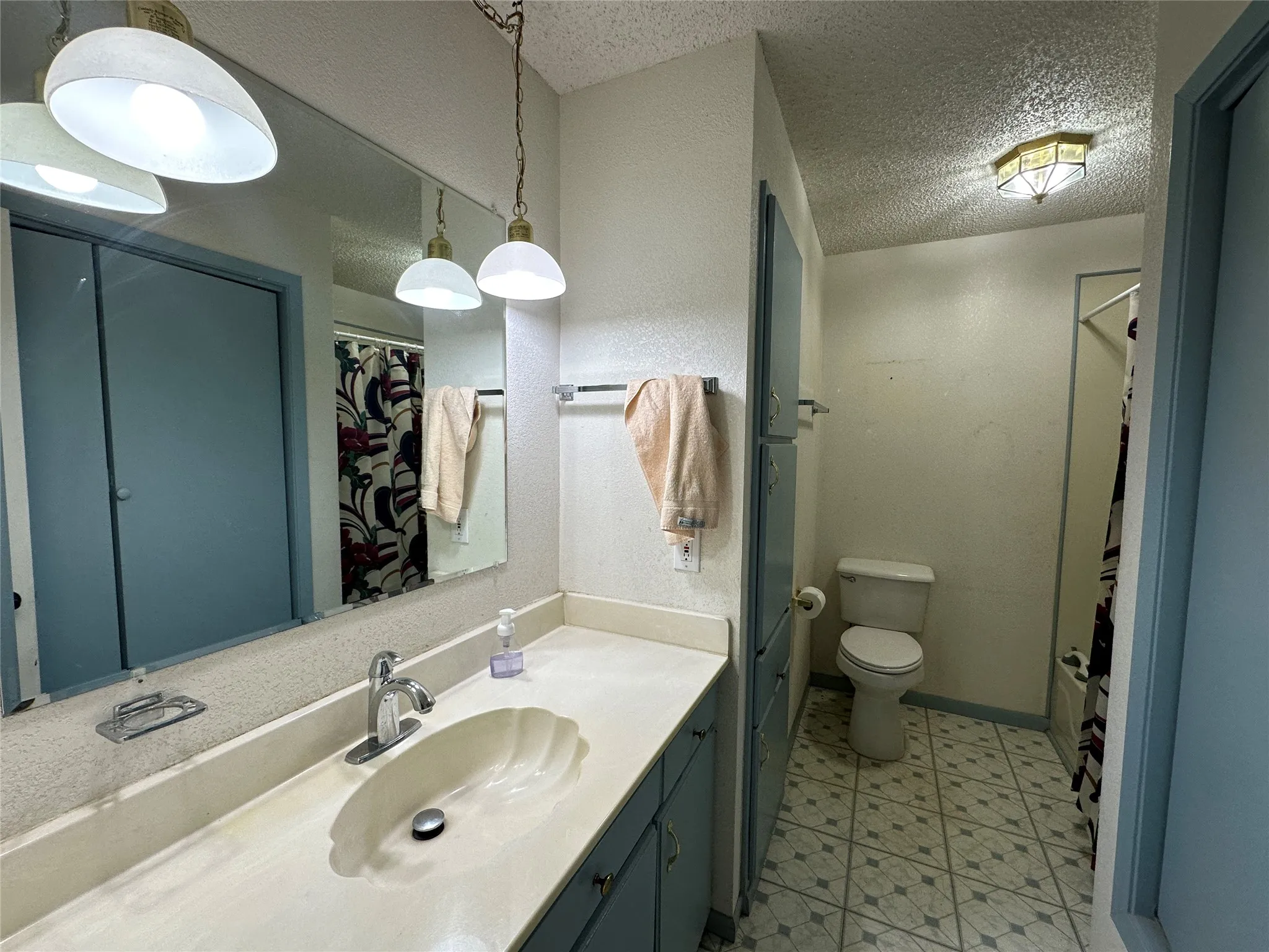 Single Family Residence For Sale in Hamilton County , 377c County Road 3244, Hico, Texas 76457, 3 Bedrooms, 2 Bathrooms, 2 Garage spaces, 2,539 Sqft, built in 1983, Price $699,000, mls#21331901, Real Estate Agent in Hico, Homes For Sale in Hamilton county, Homes For Sale in Hico, Realtor in Hico Texas, Real Estate Brokerage Independent Realty Texas, Luminita Cordes Realtor