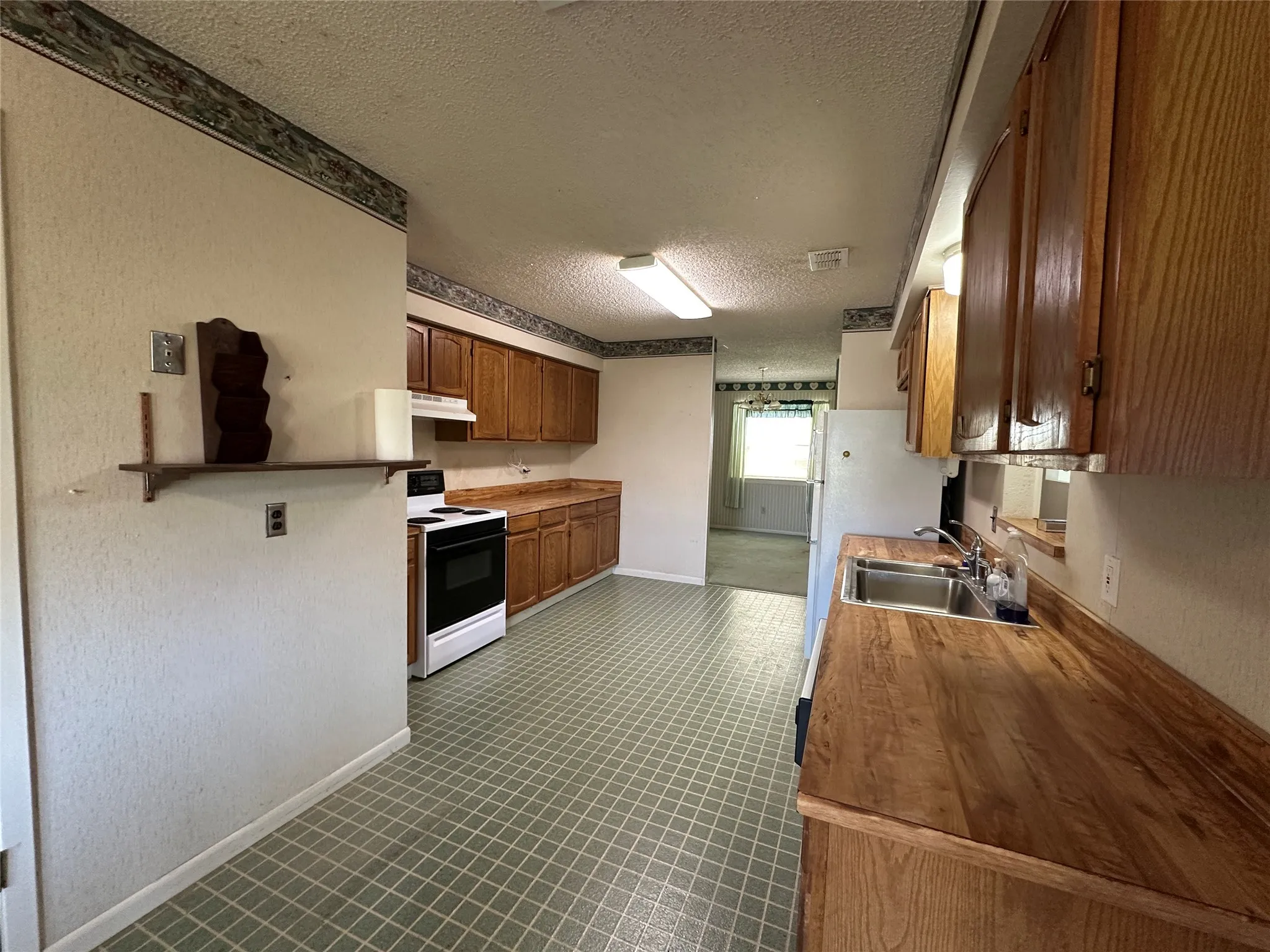 Single Family Residence For Sale in Hamilton County , 377c County Road 3244, Hico, Texas 76457, 3 Bedrooms, 2 Bathrooms, 2 Garage spaces, 2,539 Sqft, built in 1983, Price $699,000, mls#21331901, Real Estate Agent in Hico, Homes For Sale in Hamilton county, Homes For Sale in Hico, Realtor in Hico Texas, Real Estate Brokerage Independent Realty Texas, Luminita Cordes Realtor