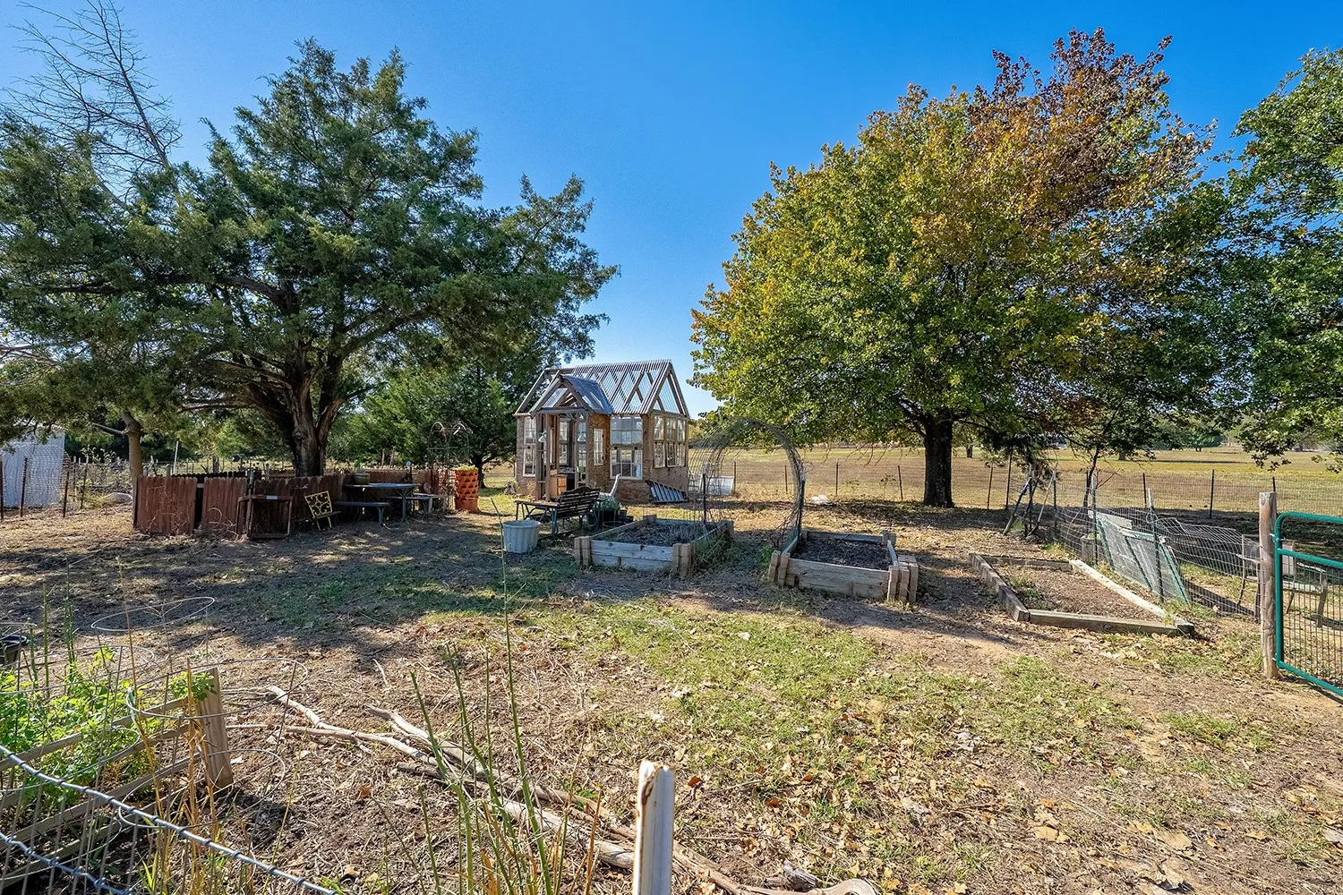 Single Family Residence For Sale in Cooke County , 1696 County road 222, Gainesville, Texas 76240, 2 Bedroom, 1 Bathroom, Garage spaces, 720 Sqft, built in 2021, mls#21331911, Real Estate Agent in Gainesville, Homes For Sale in Cooke county, Homes For Sale in Gainesville, Realtor in Gainesville Texas, Real Estate Brokerage Independent Realty Texas, Luminita Cordes Realtor