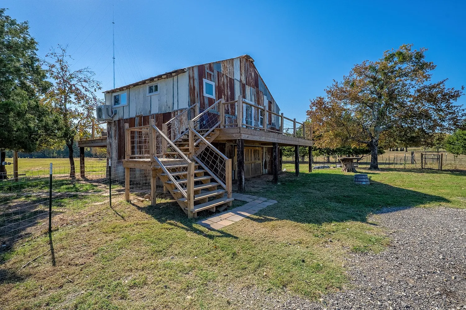 Single Family Residence For Sale in Cooke County , 1696 County road 222, Gainesville, Texas 76240, 2 Bedroom, 1 Bathroom, Garage spaces, 720 Sqft, built in 2021, mls#21331911, Real Estate Agent in Gainesville, Homes For Sale in Cooke county, Homes For Sale in Gainesville, Realtor in Gainesville Texas, Real Estate Brokerage Independent Realty Texas, Luminita Cordes Realtor