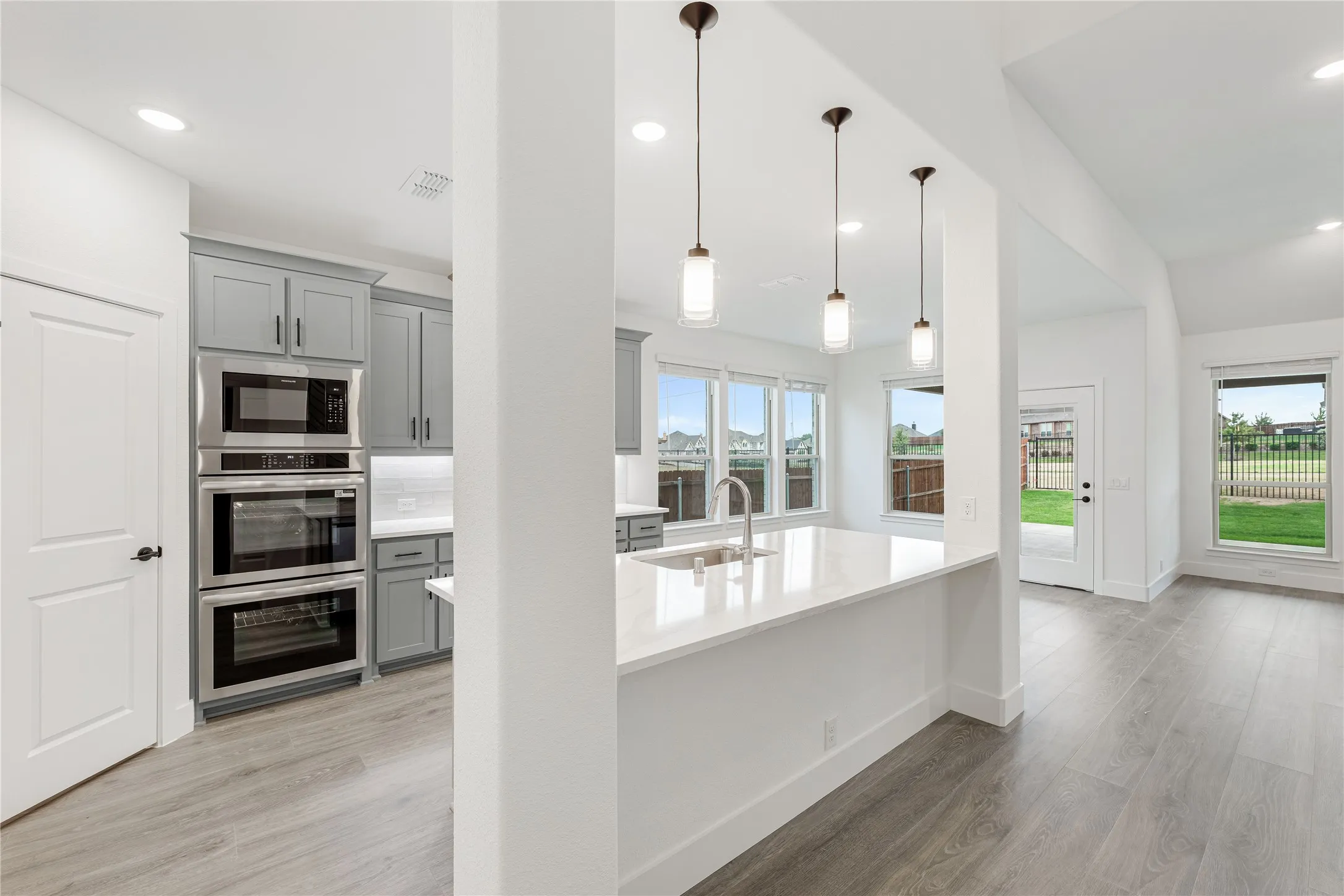 Single Family Residence For Sale in Ellis County , 3837 Eagles Bluff Road, Midlothian, Texas 76065, 5 Bedroom, 4 Bathroom, 3 Garage spaces, 3,430 Sqft, built in 2026, mls#21331412, Real Estate Agent in Midlothian, Homes For Sale in Ellis county, Homes For Sale in Midlothian, Realtor in Midlothian Texas, Real Estate Brokerage Independent Realty Texas, Luminita Cordes Realtor