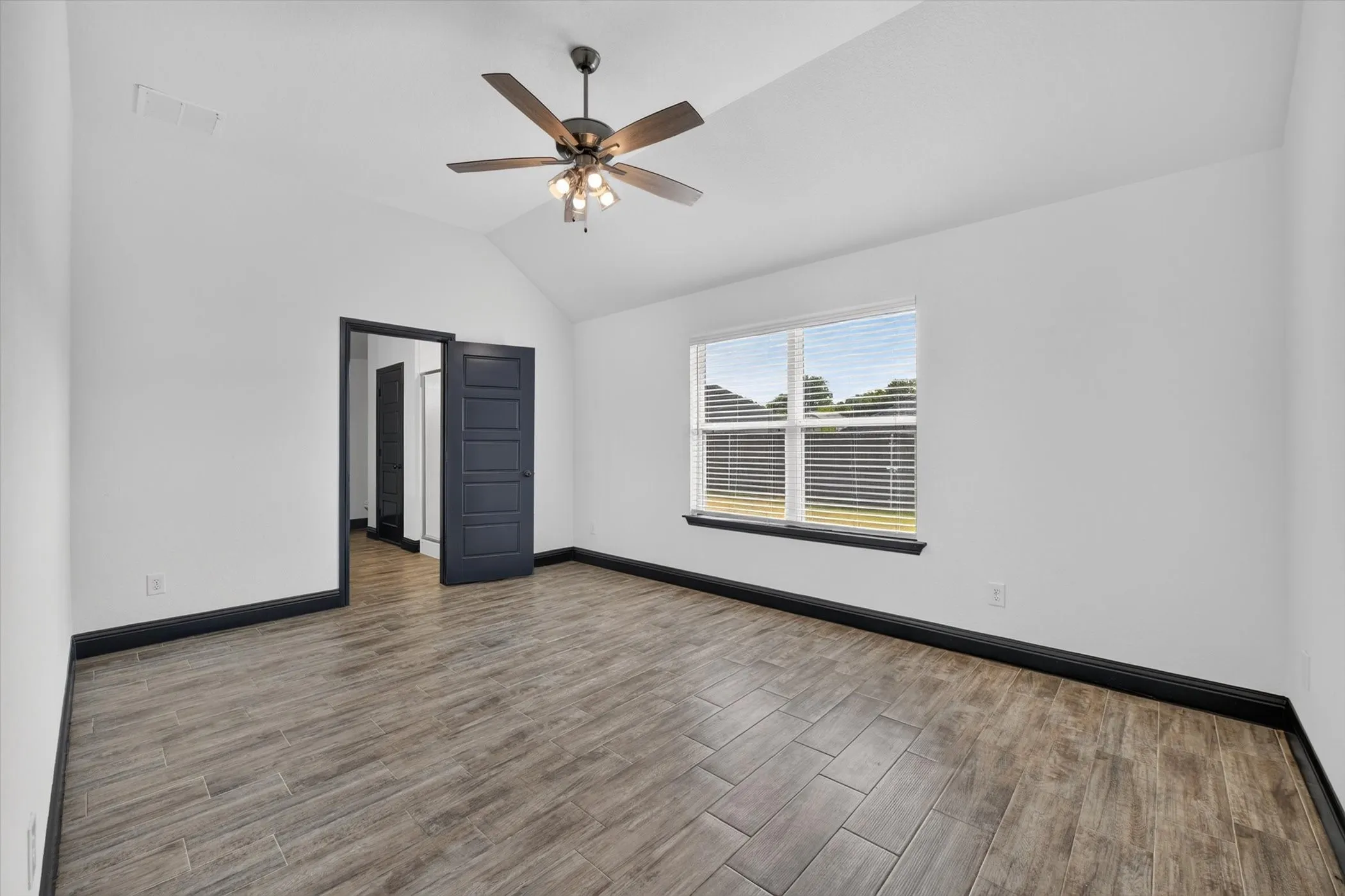 Single Family Residence For Sale in Parker County , 106 Clover Circle, Weatherford, Texas 76086, 3 Bedroom, 2 Bathroom, 2 Garage spaces, 1,332 Sqft, built in 2020, mls#21331546, Real Estate Agent in Weatherford, Homes For Sale in Parker county, Homes For Sale in Weatherford, Realtor in Weatherford Texas, Real Estate Brokerage Independent Realty Texas, Luminita Cordes Realtor