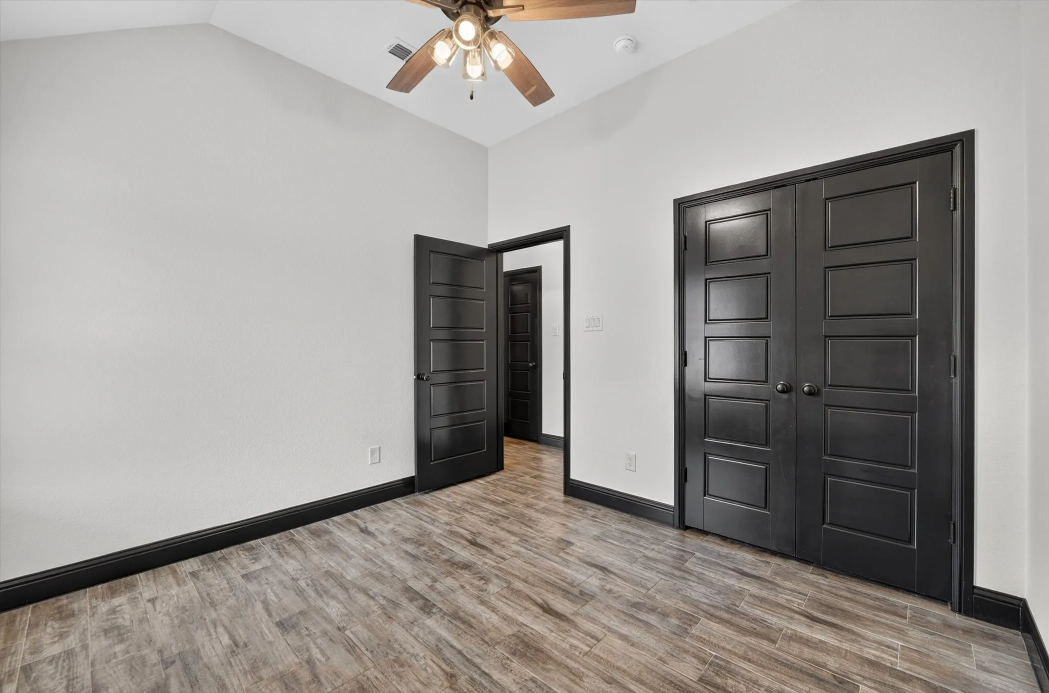 Single Family Residence For Sale in Parker County , 106 Clover Circle, Weatherford, Texas 76086, 3 Bedroom, 2 Bathroom, 2 Garage spaces, 1,332 Sqft, built in 2020, mls#21331546, Real Estate Agent in Weatherford, Homes For Sale in Parker county, Homes For Sale in Weatherford, Realtor in Weatherford Texas, Real Estate Brokerage Independent Realty Texas, Luminita Cordes Realtor