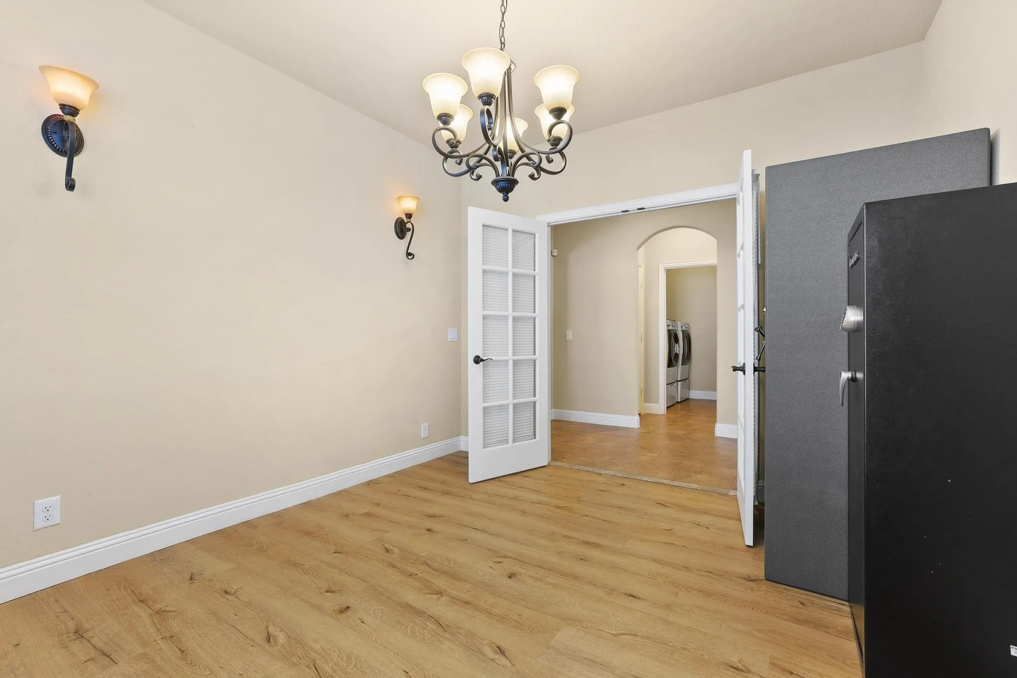 Single Family Residence For Sale in Grayson County , 223 Thompson Drive, Van Alstyne, Texas 75495, 5 Bedroom, 4 Bathroom, 2 Garage spaces, 3,485 Sqft, built in 2018, mls#21315519, Real Estate Agent in Van Alstyne, Homes For Sale in Grayson county, Homes For Sale in Van Alstyne, Realtor in Van Alstyne Texas, Real Estate Brokerage Independent Realty Texas, Luminita Cordes Realtor