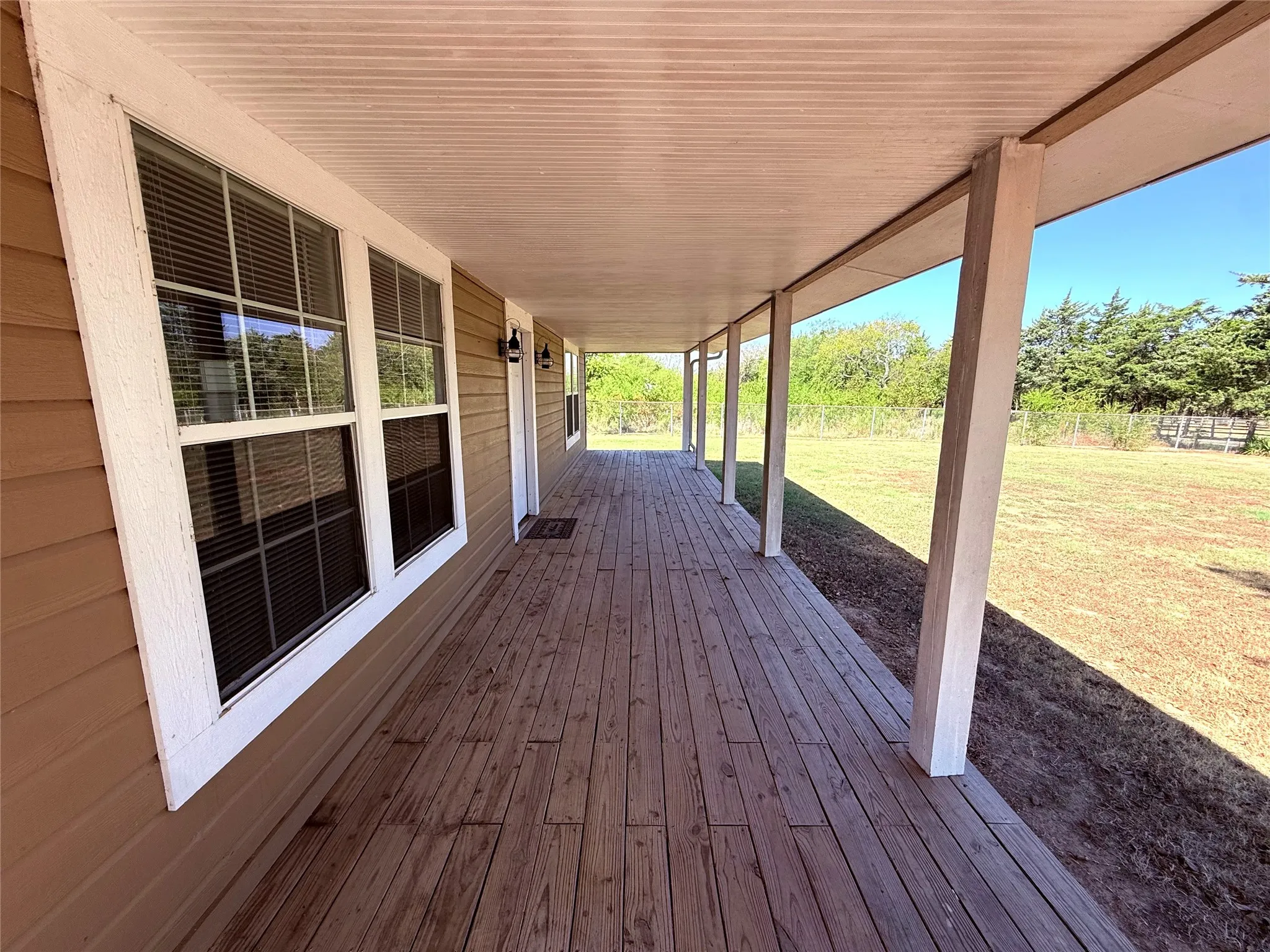 Single Family Residence For Sale in Franklin (TX) County , 175 County Road Nw 1010, Mount Vernon, Texas 75457, 2 Bedroom, 1 Bathroom, Garage spaces, 1,350 Sqft, built in 2013, mls#21330855, Real Estate Agent in Mount Vernon, Homes For Sale in Franklin (TX) county, Homes For Sale in Mount Vernon, Realtor in Mount Vernon Texas, Real Estate Brokerage Independent Realty Texas, Luminita Cordes Realtor