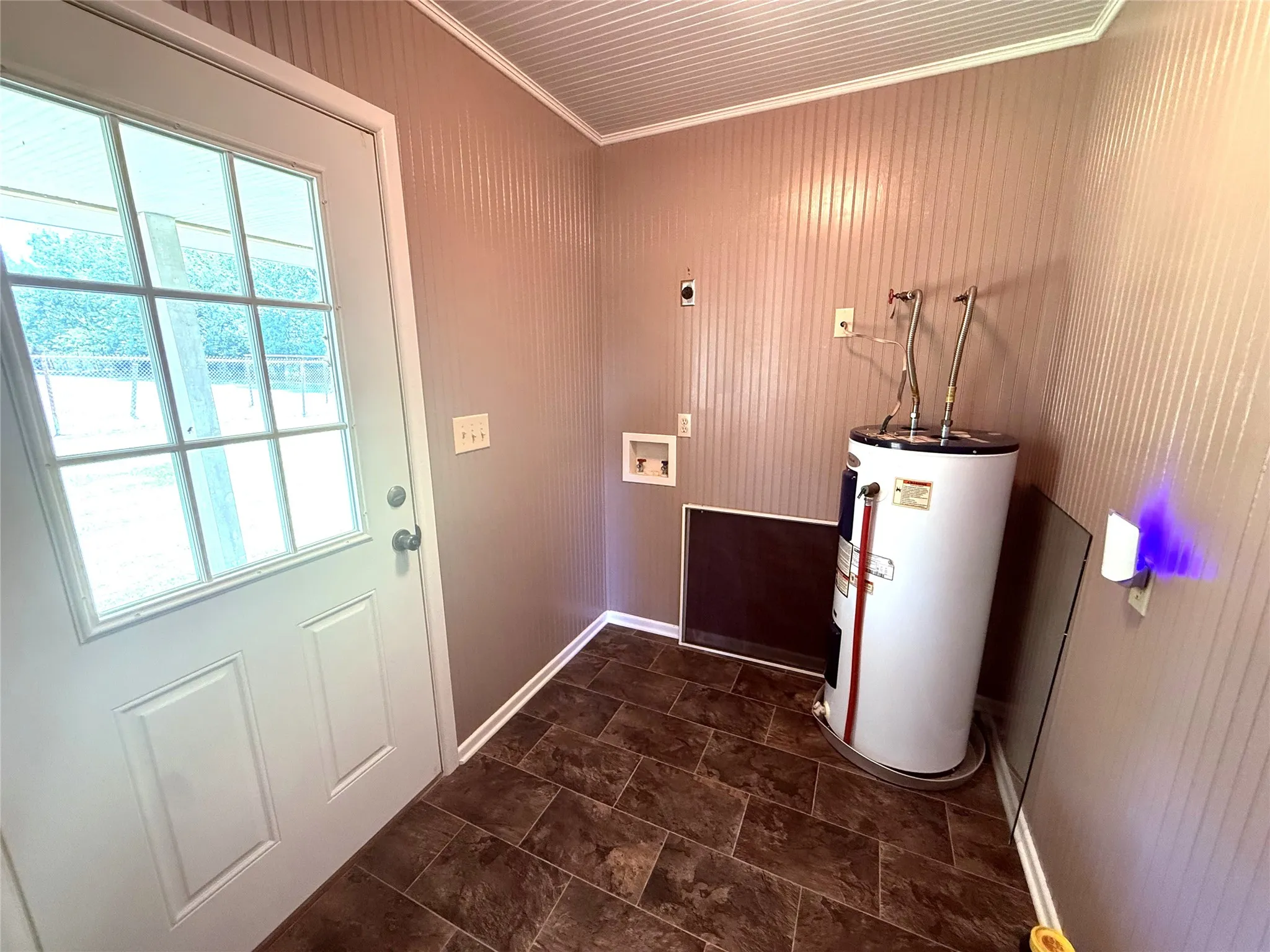 Single Family Residence For Sale in Franklin (TX) County , 175 County Road Nw 1010, Mount Vernon, Texas 75457, 2 Bedroom, 1 Bathroom, Garage spaces, 1,350 Sqft, built in 2013, mls#21330855, Real Estate Agent in Mount Vernon, Homes For Sale in Franklin (TX) county, Homes For Sale in Mount Vernon, Realtor in Mount Vernon Texas, Real Estate Brokerage Independent Realty Texas, Luminita Cordes Realtor