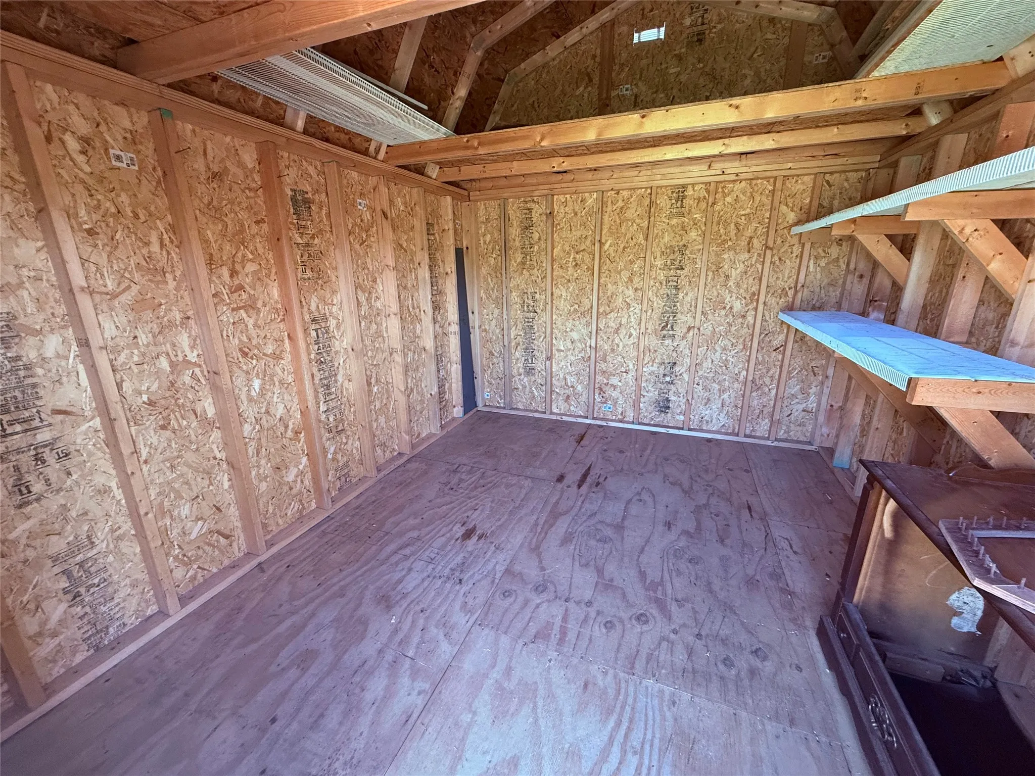 Single Family Residence For Sale in Franklin (TX) County , 175 County Road Nw 1010, Mount Vernon, Texas 75457, 2 Bedroom, 1 Bathroom, Garage spaces, 1,350 Sqft, built in 2013, mls#21330855, Real Estate Agent in Mount Vernon, Homes For Sale in Franklin (TX) county, Homes For Sale in Mount Vernon, Realtor in Mount Vernon Texas, Real Estate Brokerage Independent Realty Texas, Luminita Cordes Realtor