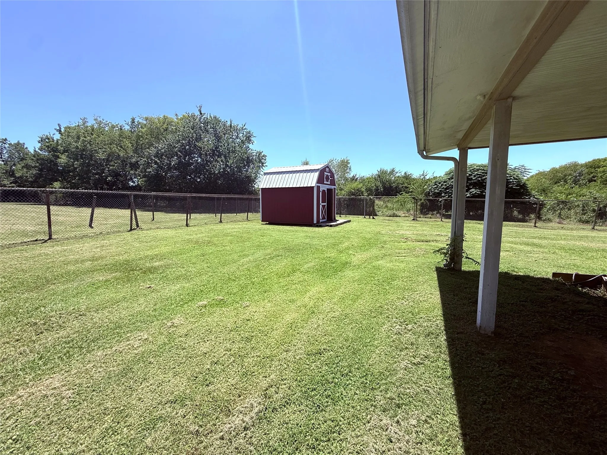 Single Family Residence For Sale in Franklin (TX) County , 175 County Road Nw 1010, Mount Vernon, Texas 75457, 2 Bedroom, 1 Bathroom, Garage spaces, 1,350 Sqft, built in 2013, mls#21330855, Real Estate Agent in Mount Vernon, Homes For Sale in Franklin (TX) county, Homes For Sale in Mount Vernon, Realtor in Mount Vernon Texas, Real Estate Brokerage Independent Realty Texas, Luminita Cordes Realtor