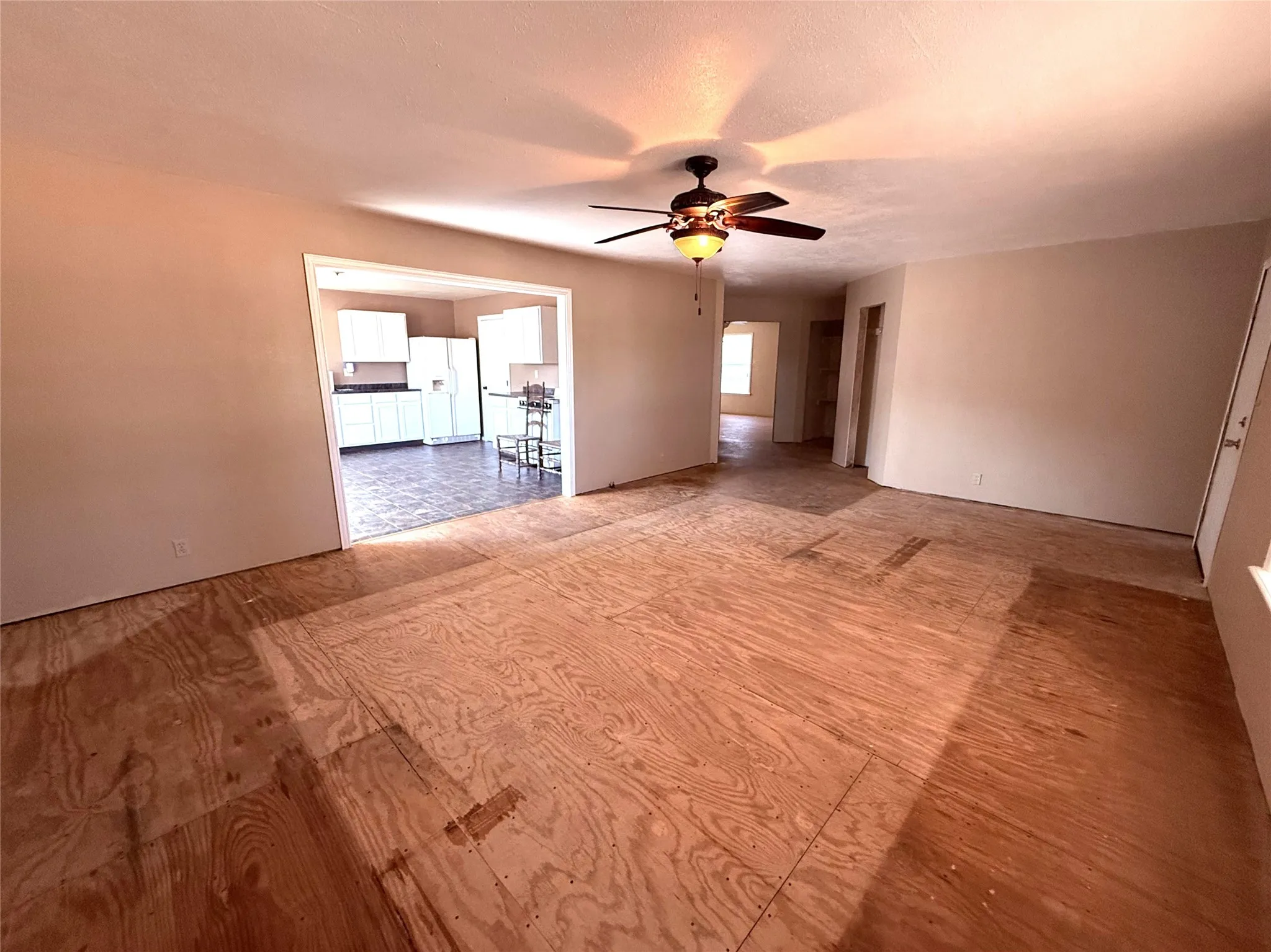 Single Family Residence For Sale in Franklin (TX) County , 175 County Road Nw 1010, Mount Vernon, Texas 75457, 2 Bedroom, 1 Bathroom, Garage spaces, 1,350 Sqft, built in 2013, mls#21330855, Real Estate Agent in Mount Vernon, Homes For Sale in Franklin (TX) county, Homes For Sale in Mount Vernon, Realtor in Mount Vernon Texas, Real Estate Brokerage Independent Realty Texas, Luminita Cordes Realtor