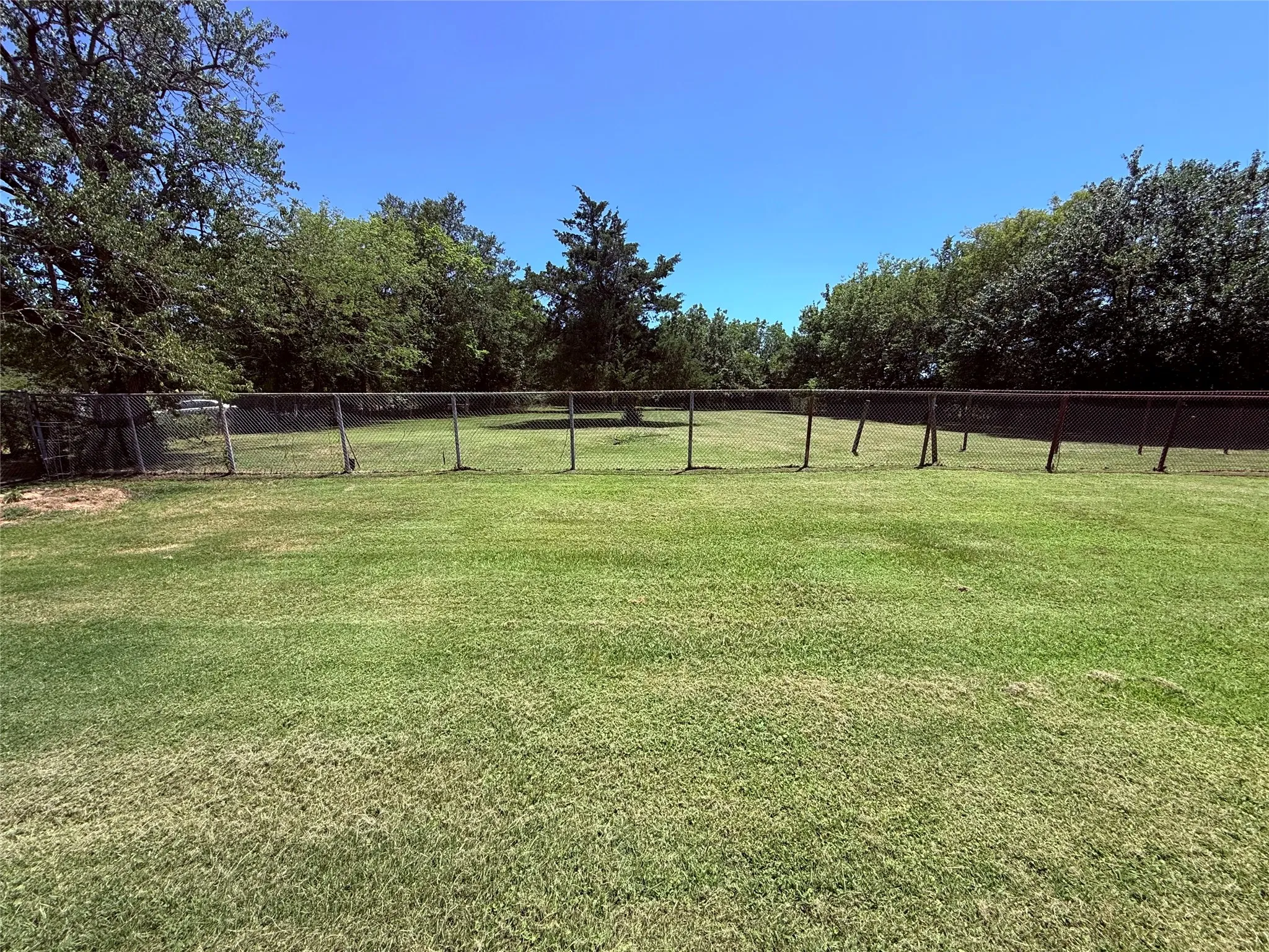 Single Family Residence For Sale in Franklin (TX) County , 175 County Road Nw 1010, Mount Vernon, Texas 75457, 2 Bedroom, 1 Bathroom, Garage spaces, 1,350 Sqft, built in 2013, mls#21330855, Real Estate Agent in Mount Vernon, Homes For Sale in Franklin (TX) county, Homes For Sale in Mount Vernon, Realtor in Mount Vernon Texas, Real Estate Brokerage Independent Realty Texas, Luminita Cordes Realtor