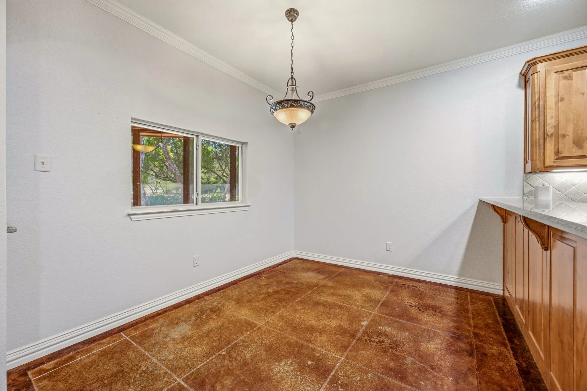 Single Family Residence For Sale in Hood County , 910 Mallard Pointe Drive, Granbury, Texas 76049, 3 Bedroom, 3 Bathroom, 3 Garage spaces, 2,355 Sqft, built in 2007, mls#21329894, Real Estate Agent in Granbury, Homes For Sale in Hood county, Homes For Sale in Granbury, Realtor in Granbury Texas, Real Estate Brokerage Independent Realty Texas, Luminita Cordes Realtor