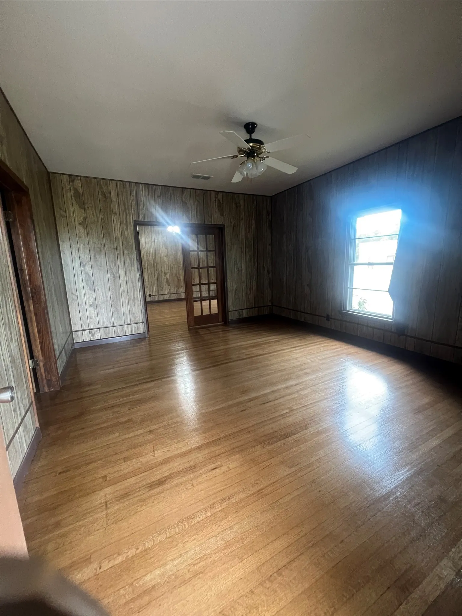 Single Family Residence For Sale in Callahan County , 340 Walnut Street, Baird, Texas 79504, 3 Bedroom, 2 Bathroom, 3 Garage spaces, 1,840 Sqft, built in 1948, Price $185,000, mls#21331125, Real Estate Agent in Baird, Homes For Sale in Callahan county, Homes For Sale in Baird, Realtor in Baird Texas, Real Estate Brokerage Independent Realty Texas, Luminita Cordes Realtor
