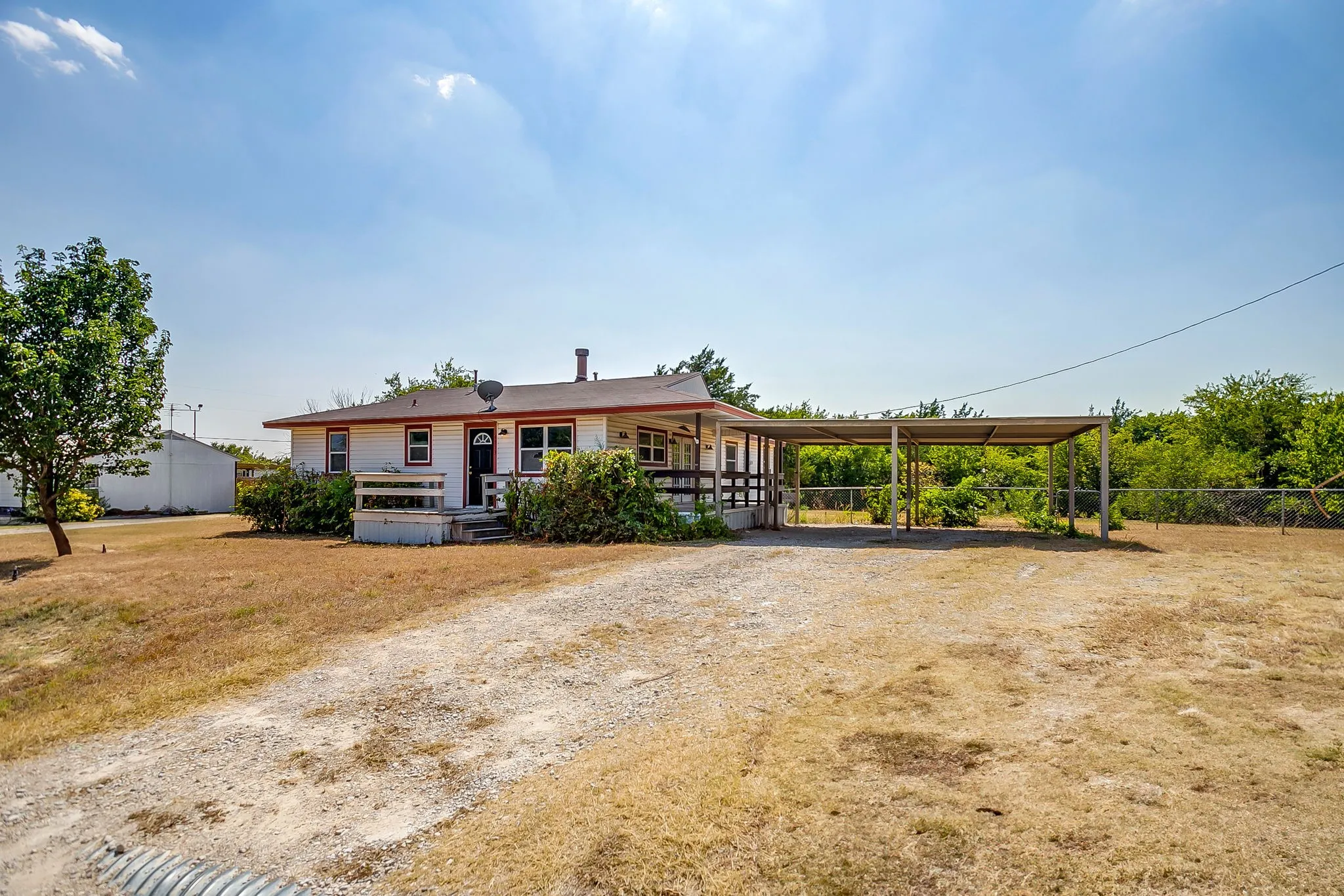 Single Family Residence For Sale in Ellis County , 4713 Breezy Hill Street, Midlothian, Texas 76065, 3 Bedroom, 2 Bathroom, Garage spaces, 1,488 Sqft, built in 2006, mls#21331936, Real Estate Agent in Midlothian, Homes For Sale in Ellis county, Homes For Sale in Midlothian, Realtor in Midlothian Texas, Real Estate Brokerage Independent Realty Texas, Luminita Cordes Realtor