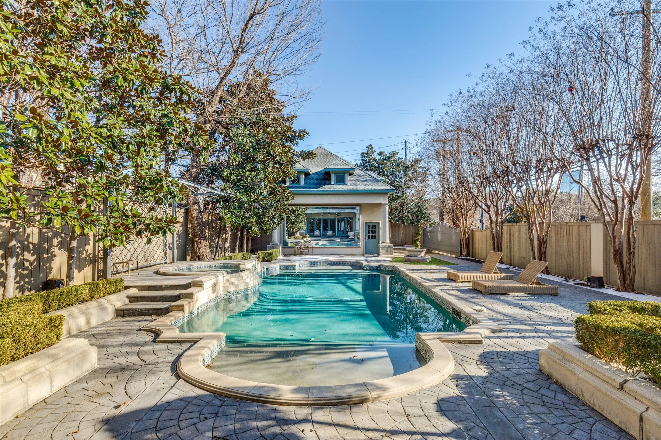Single Family Residence For Sale in Dallas County , 4800 Abbott Avenue, Highland Park, Texas 75205, 4 Bedroom, 5 Bathroom, 3 Garage spaces, 4,408 Sqft, built in 1996, mls#21331941, Real Estate Agent in Highland Park, Homes For Sale in Dallas county, Homes For Sale in Highland Park, Realtor in Highland Park Texas, Real Estate Brokerage Independent Realty Texas, Luminita Cordes Realtor