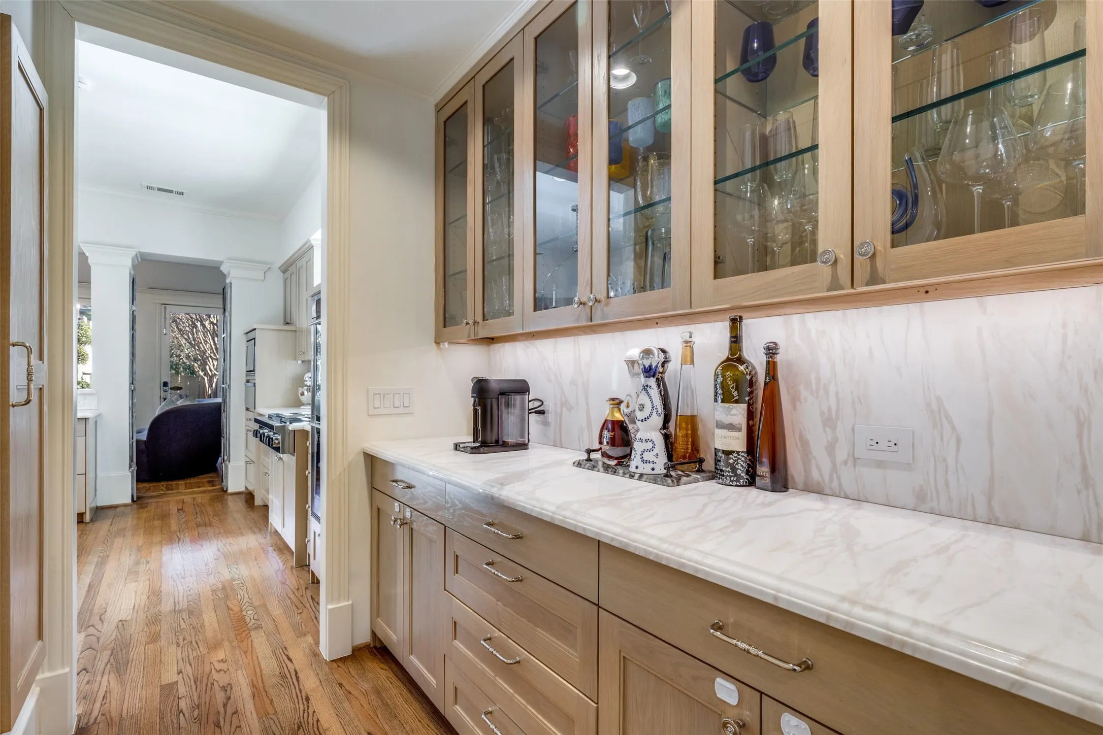 Single Family Residence For Sale in Dallas County , 4800 Abbott Avenue, Highland Park, Texas 75205, 4 Bedroom, 5 Bathroom, 3 Garage spaces, 4,408 Sqft, built in 1996, mls#21331941, Real Estate Agent in Highland Park, Homes For Sale in Dallas county, Homes For Sale in Highland Park, Realtor in Highland Park Texas, Real Estate Brokerage Independent Realty Texas, Luminita Cordes Realtor
