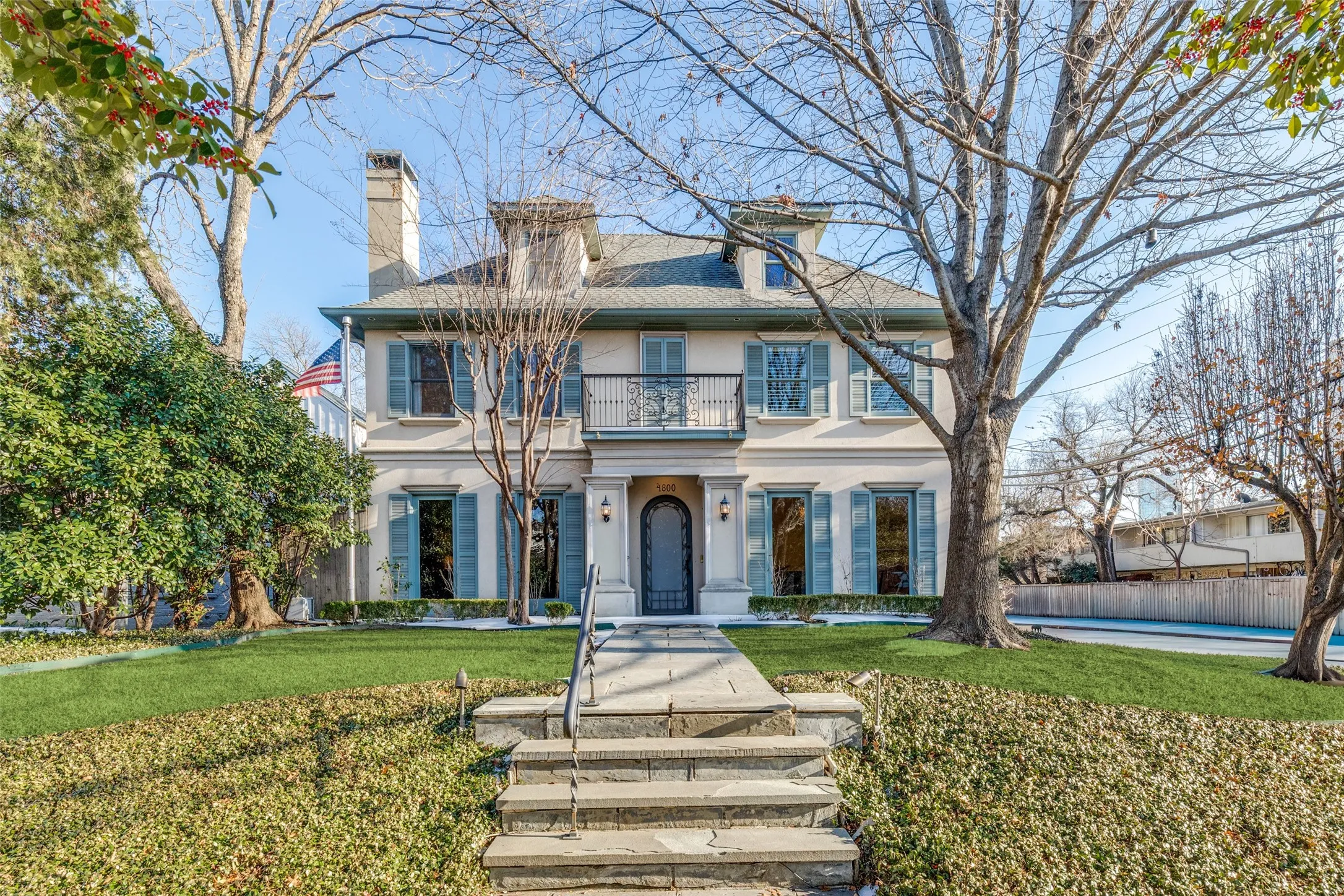 Single Family Residence For Sale in Dallas County , 4800 Abbott Avenue, Highland Park, Texas 75205, 4 Bedroom, 5 Bathroom, 3 Garage spaces, 4,408 Sqft, built in 1996, mls#21331941, Real Estate Agent in Highland Park, Homes For Sale in Dallas county, Homes For Sale in Highland Park, Realtor in Highland Park Texas, Real Estate Brokerage Independent Realty Texas, Luminita Cordes Realtor