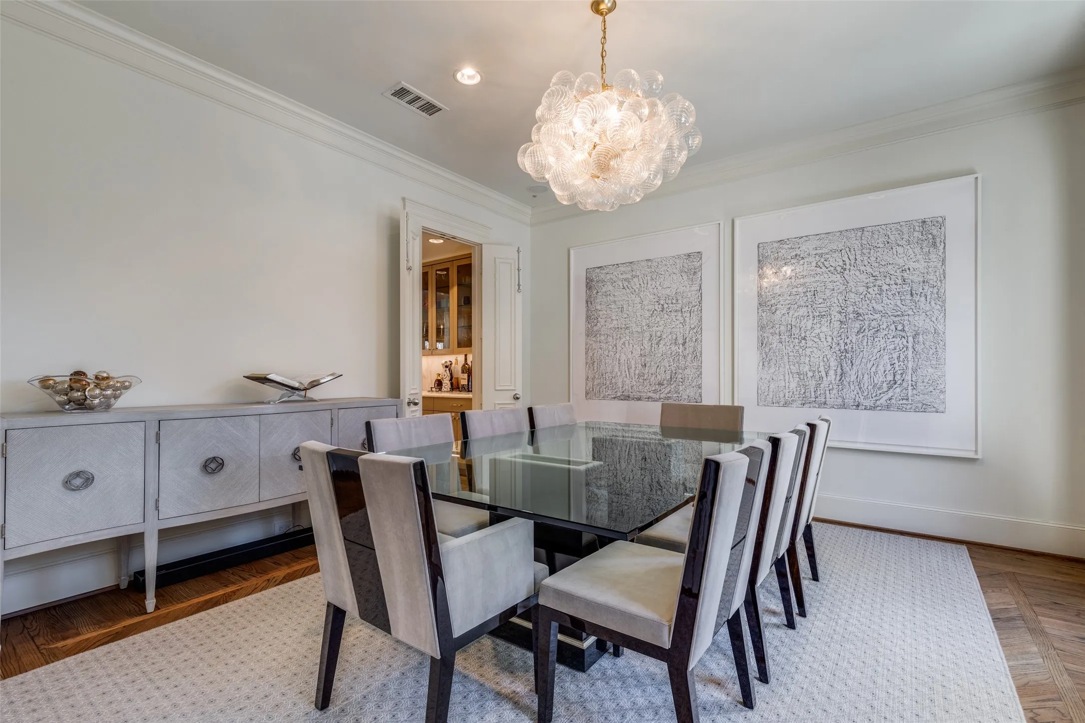 Single Family Residence For Sale in Dallas County , 4800 Abbott Avenue, Highland Park, Texas 75205, 4 Bedroom, 5 Bathroom, 3 Garage spaces, 4,408 Sqft, built in 1996, mls#21331941, Real Estate Agent in Highland Park, Homes For Sale in Dallas county, Homes For Sale in Highland Park, Realtor in Highland Park Texas, Real Estate Brokerage Independent Realty Texas, Luminita Cordes Realtor