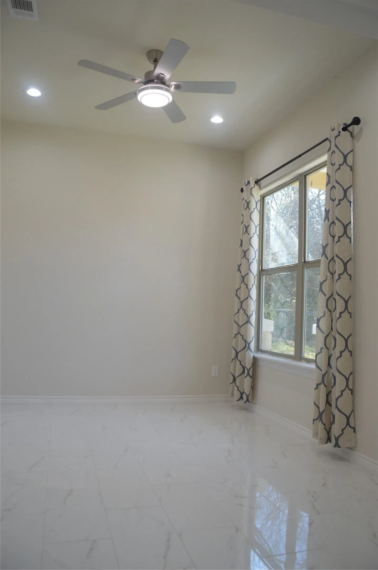 Single Family Residence For Rent in Collin County , 4565 County Road 446, Princeton, Texas 75407, 4 Bedroom, 3 Bathroom, 1 Garage spaces, 2,427 Sqft, built in 2022, mls#21331943, Real Estate Agent in Princeton, Homes For Rent in Collin county, Homes For Rent in Princeton, Realtor in Princeton Texas, Real Estate Brokerage Independent Realty Texas, Luminita Cordes Realtor