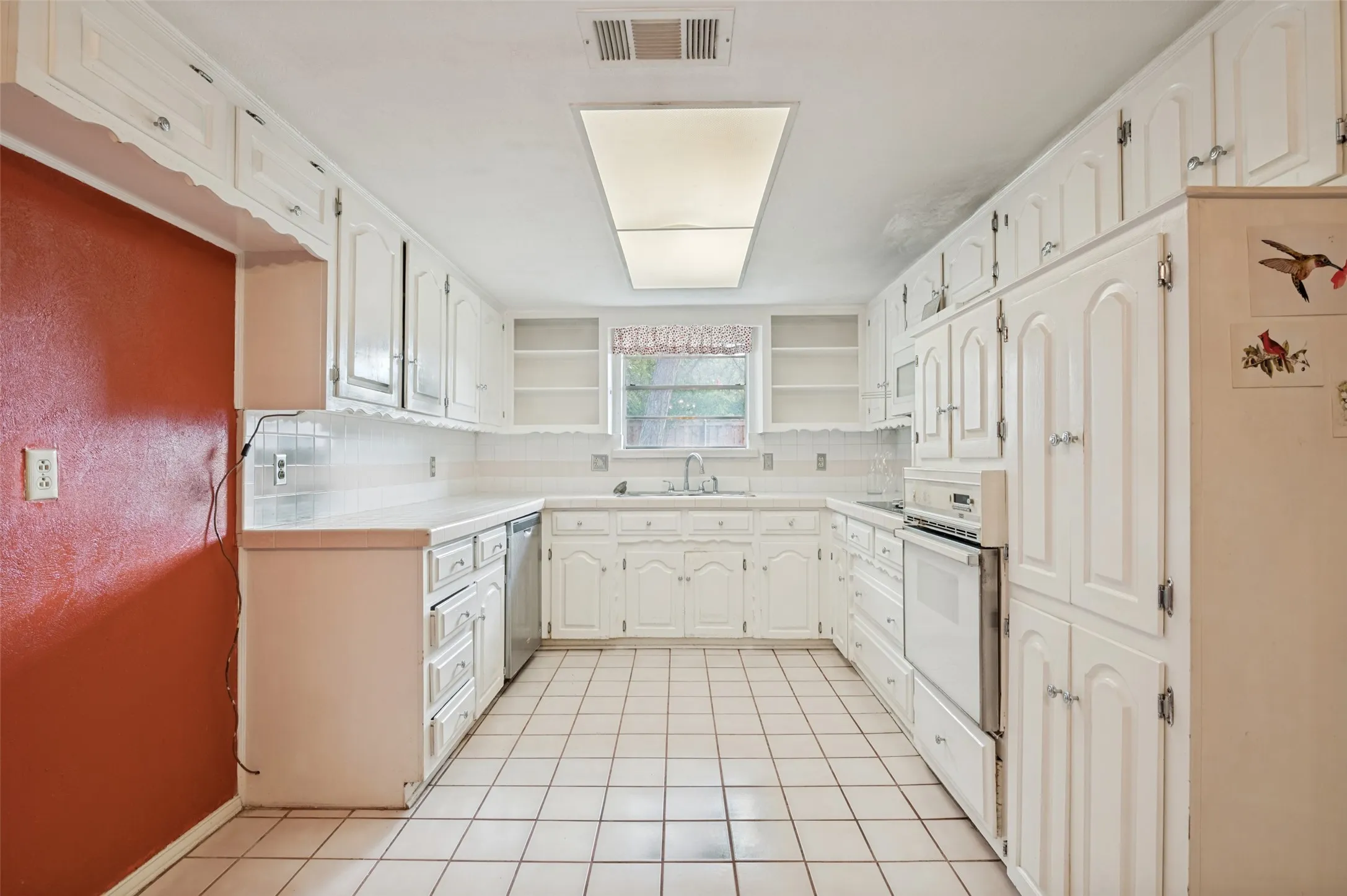Single Family Residence For Sale in Dallas County , 406 Dula Circle, Duncanville, Texas 75116, 3 Bedroom, 2 Bathroom, 2 Garage spaces, 2,454 Sqft, built in 1975, mls#21331950, Real Estate Agent in Duncanville, Homes For Sale in Dallas county, Homes For Sale in Duncanville, Realtor in Duncanville Texas, Real Estate Brokerage Independent Realty Texas, Luminita Cordes Realtor