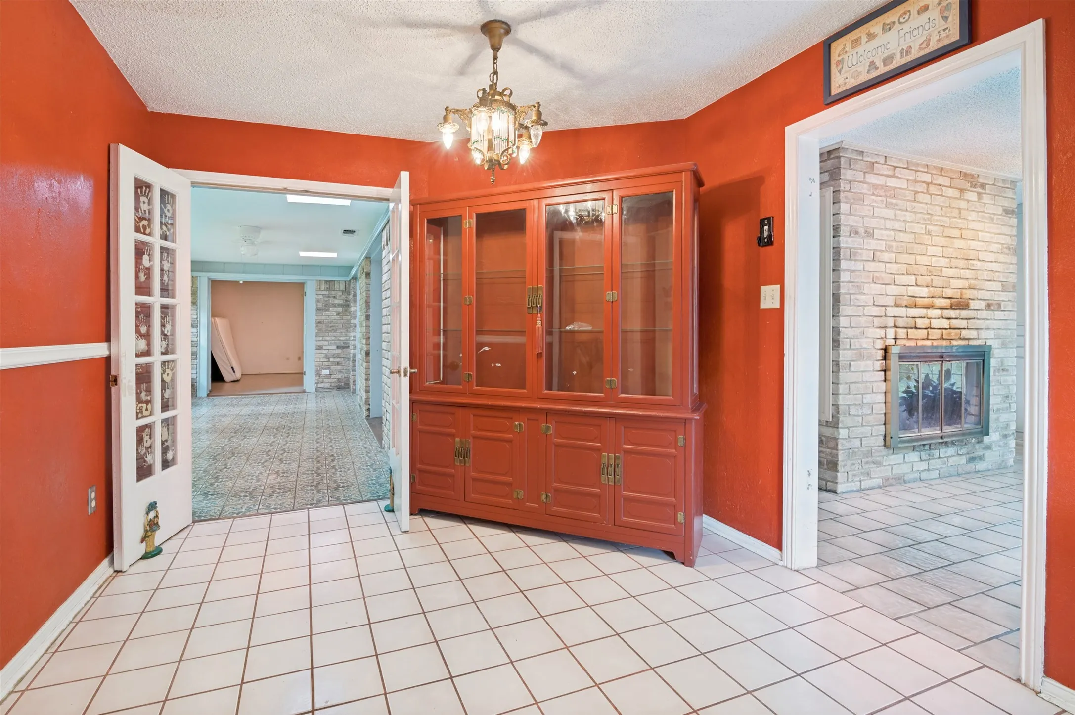 Single Family Residence For Sale in Dallas County , 406 Dula Circle, Duncanville, Texas 75116, 3 Bedroom, 2 Bathroom, 2 Garage spaces, 2,454 Sqft, built in 1975, mls#21331950, Real Estate Agent in Duncanville, Homes For Sale in Dallas county, Homes For Sale in Duncanville, Realtor in Duncanville Texas, Real Estate Brokerage Independent Realty Texas, Luminita Cordes Realtor