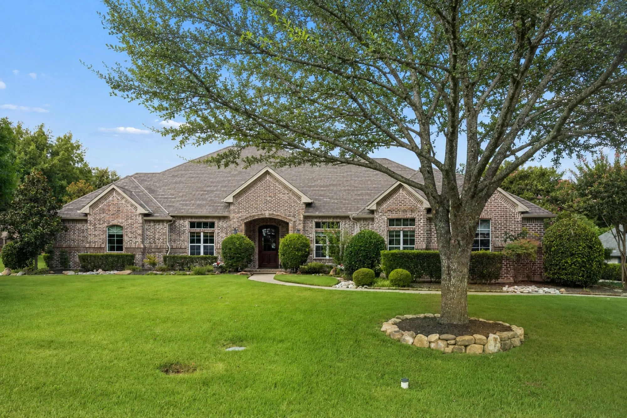 Single Family Residence For Sale in Collin County , 79 Seis Lagos Trail, Lucas, Texas 75098, 4 Bedroom, 4 Bathroom, 3 Garage spaces, 4,034 Sqft, built in 2004, mls#21331404, Real Estate Agent in Lucas, Homes For Sale in Collin county, Homes For Sale in Lucas, Realtor in Lucas Texas, Real Estate Brokerage Independent Realty Texas, Luminita Cordes Realtor