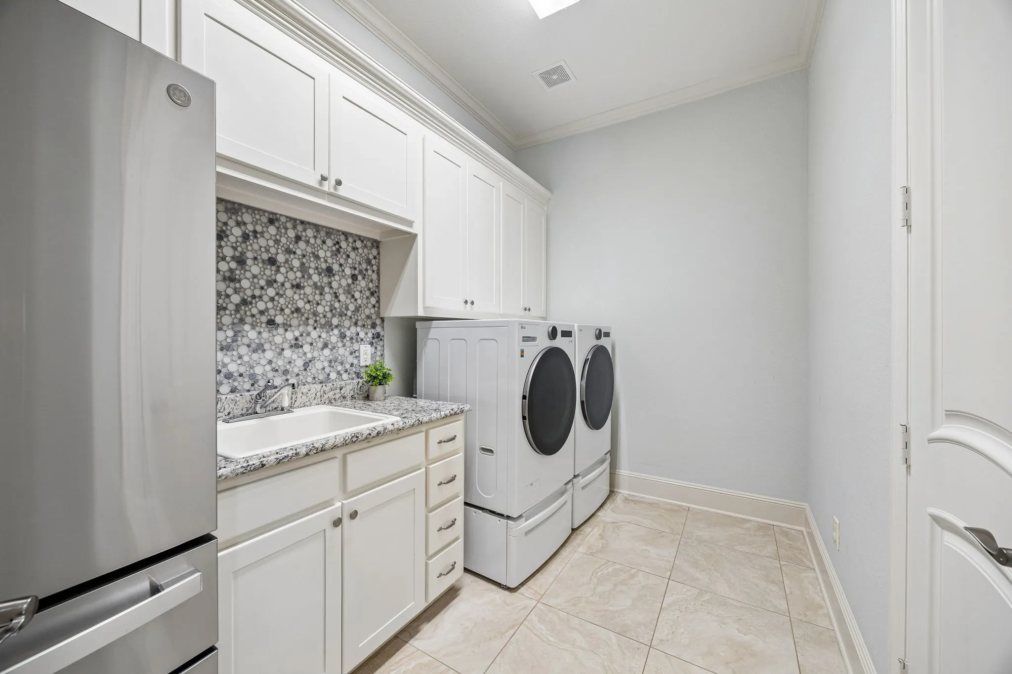 Single Family Residence For Sale in Collin County , 79 Seis Lagos Trail, Lucas, Texas 75098, 4 Bedroom, 4 Bathroom, 3 Garage spaces, 4,034 Sqft, built in 2004, mls#21331404, Real Estate Agent in Lucas, Homes For Sale in Collin county, Homes For Sale in Lucas, Realtor in Lucas Texas, Real Estate Brokerage Independent Realty Texas, Luminita Cordes Realtor