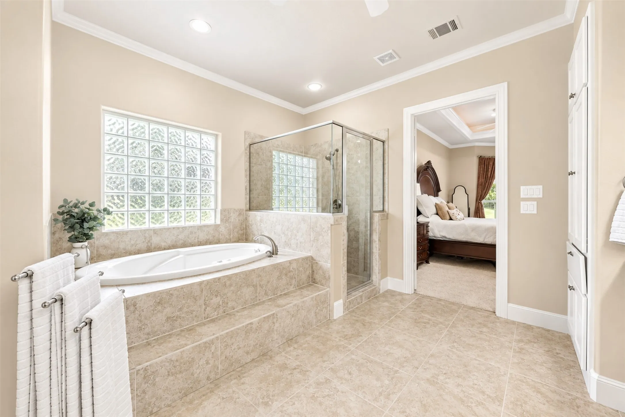 Single Family Residence For Sale in Collin County , 79 Seis Lagos Trail, Lucas, Texas 75098, 4 Bedroom, 4 Bathroom, 3 Garage spaces, 4,034 Sqft, built in 2004, mls#21331404, Real Estate Agent in Lucas, Homes For Sale in Collin county, Homes For Sale in Lucas, Realtor in Lucas Texas, Real Estate Brokerage Independent Realty Texas, Luminita Cordes Realtor