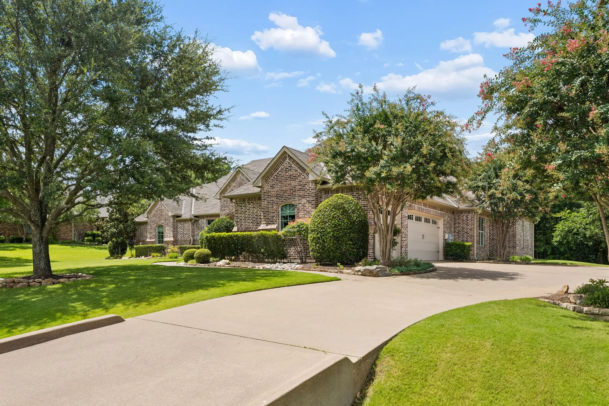 Single Family Residence For Sale in Collin County , 79 Seis Lagos Trail, Lucas, Texas 75098, 4 Bedroom, 4 Bathroom, 3 Garage spaces, 4,034 Sqft, built in 2004, mls#21331404, Real Estate Agent in Lucas, Homes For Sale in Collin county, Homes For Sale in Lucas, Realtor in Lucas Texas, Real Estate Brokerage Independent Realty Texas, Luminita Cordes Realtor