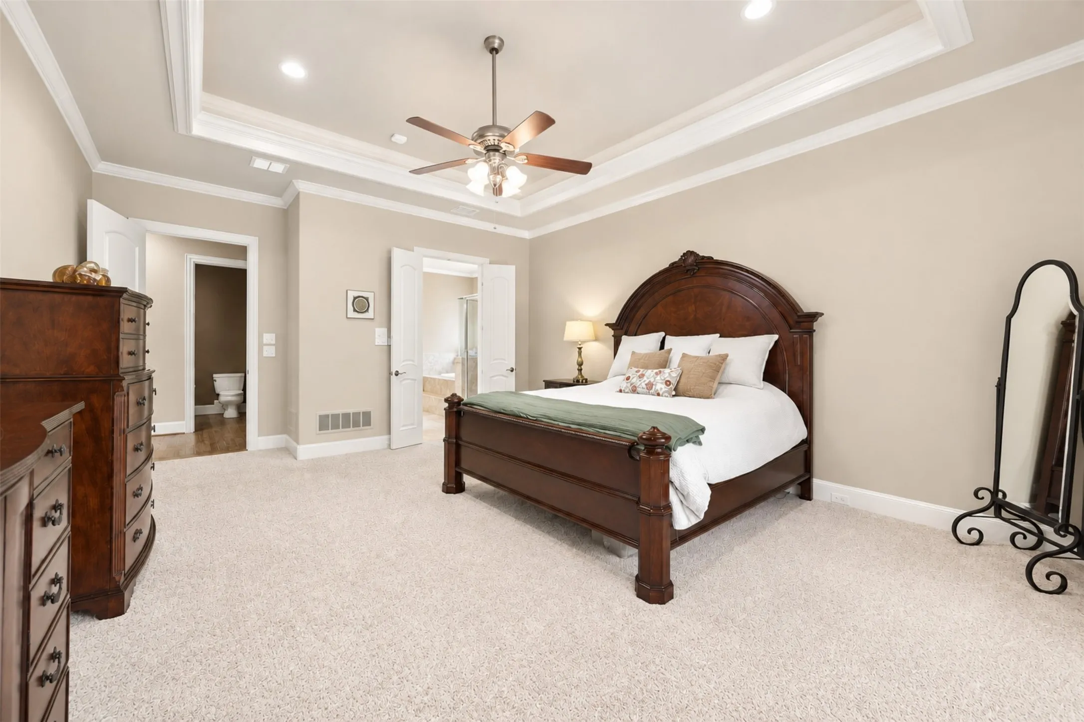 Single Family Residence For Sale in Collin County , 79 Seis Lagos Trail, Lucas, Texas 75098, 4 Bedroom, 4 Bathroom, 3 Garage spaces, 4,034 Sqft, built in 2004, mls#21331404, Real Estate Agent in Lucas, Homes For Sale in Collin county, Homes For Sale in Lucas, Realtor in Lucas Texas, Real Estate Brokerage Independent Realty Texas, Luminita Cordes Realtor
