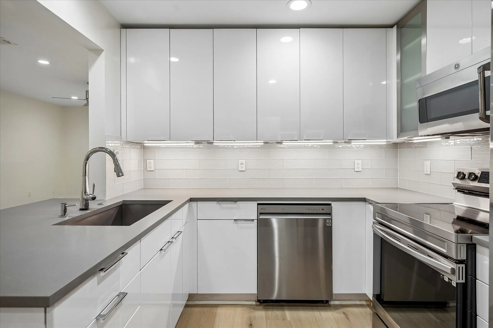 Kitchen has excellent storage and counter space for the family gourmet.