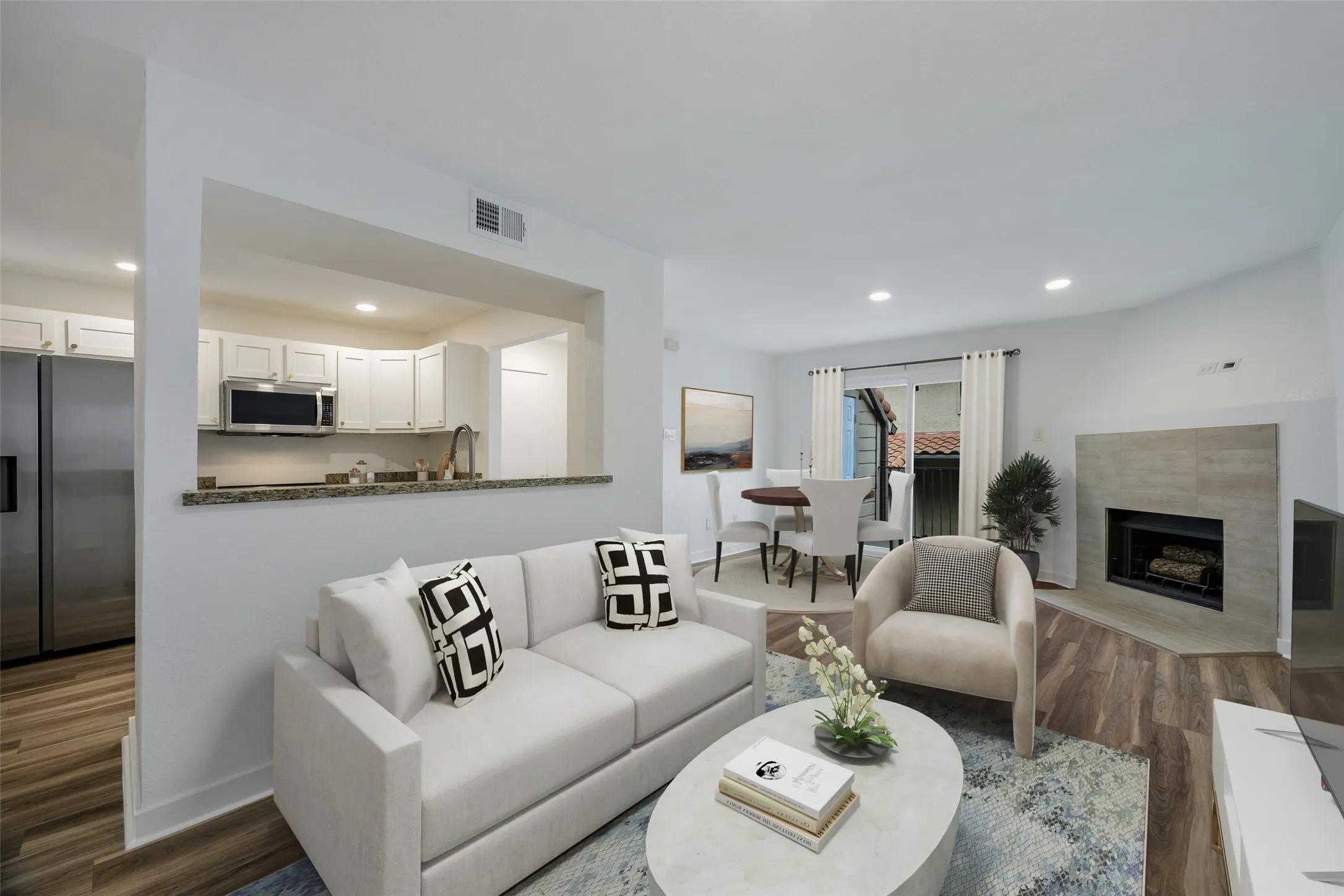 Condominium For Sale in Dallas County , 4777 Cedar Springs Road 7P, Dallas, Texas 75219, 2 Bedroom, 2 Bathroom, 1 Garage spaces, 890 Sqft, built in 1983, mls#21326524, Real Estate Agent in Dallas, Homes For Sale in Dallas county, Homes For Sale in Dallas, Realtor in Dallas Texas, Real Estate Brokerage Independent Realty Texas, Luminita Cordes Realtor