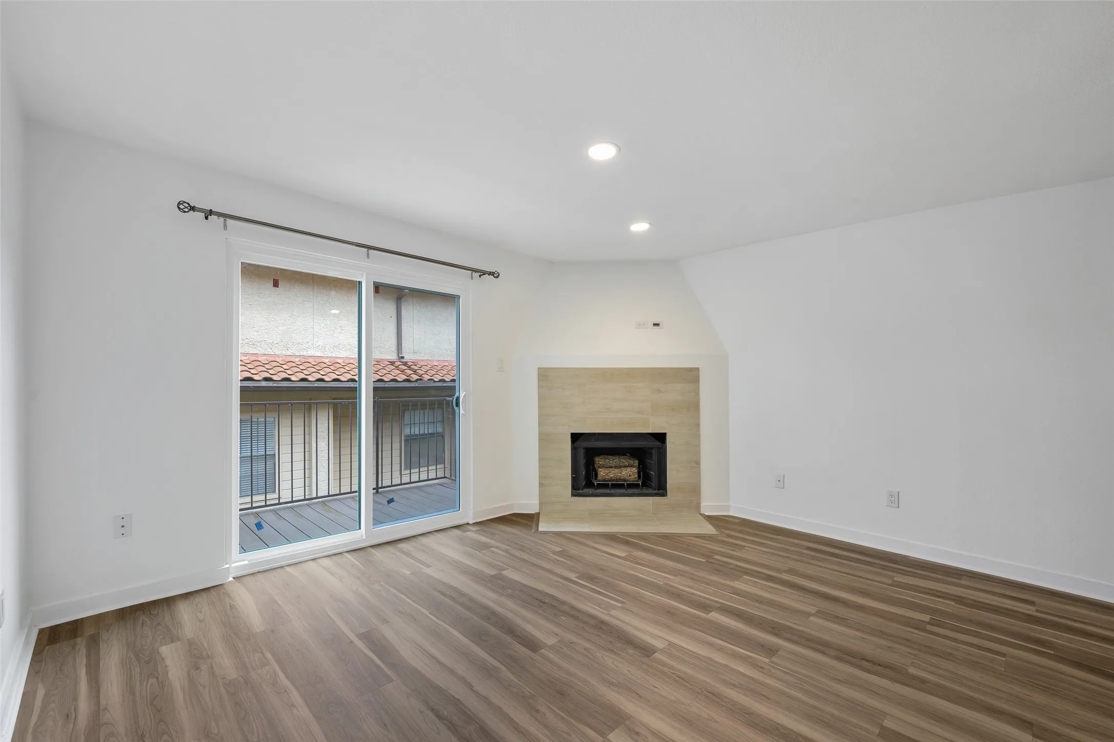 Condominium For Sale in Dallas County , 4777 Cedar Springs Road 7P, Dallas, Texas 75219, 2 Bedroom, 2 Bathroom, 1 Garage spaces, 890 Sqft, built in 1983, mls#21326524, Real Estate Agent in Dallas, Homes For Sale in Dallas county, Homes For Sale in Dallas, Realtor in Dallas Texas, Real Estate Brokerage Independent Realty Texas, Luminita Cordes Realtor